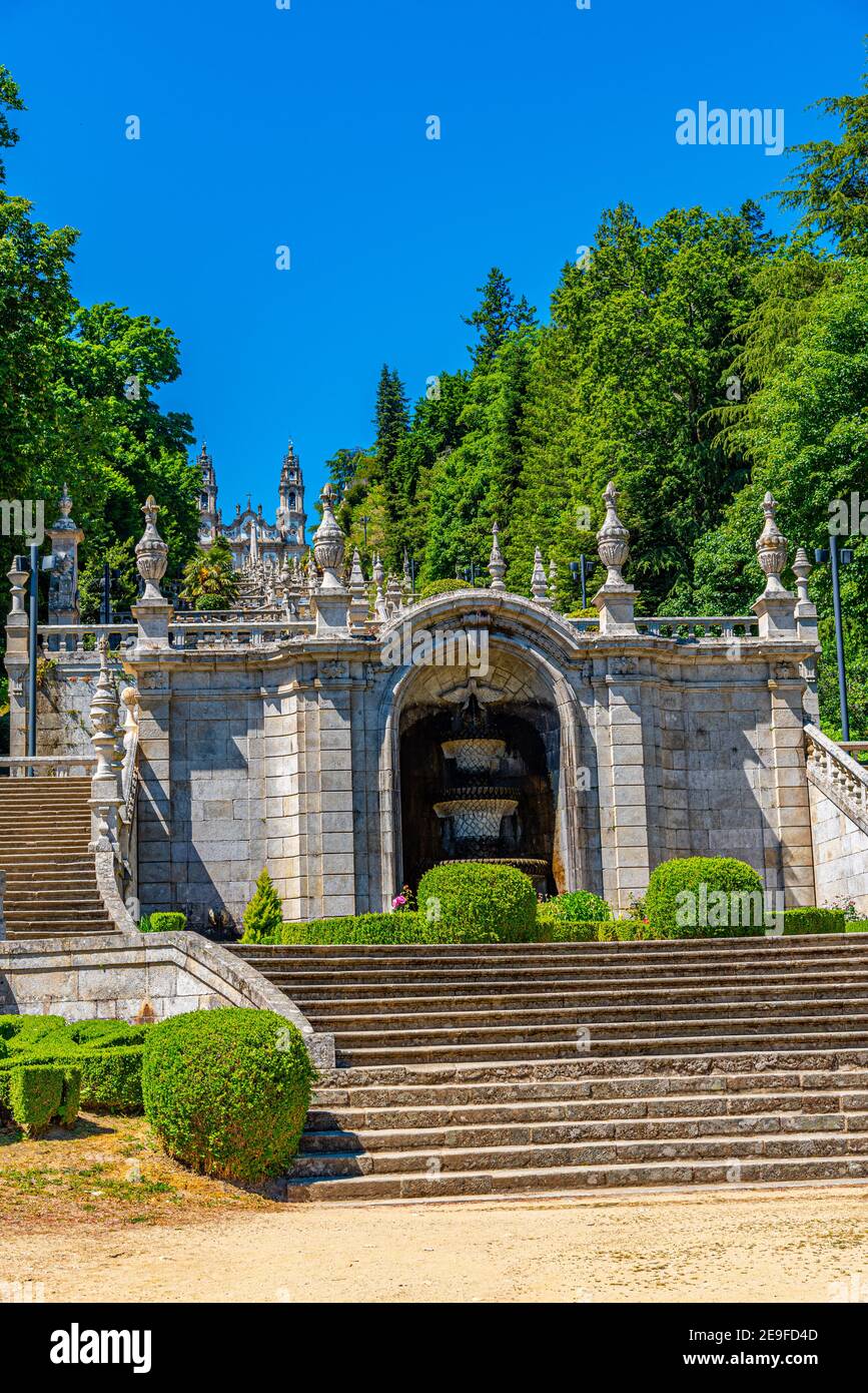 Scala che porta alla chiesa della nostra signora dei rimedi a Lamego, Portogallo Foto Stock