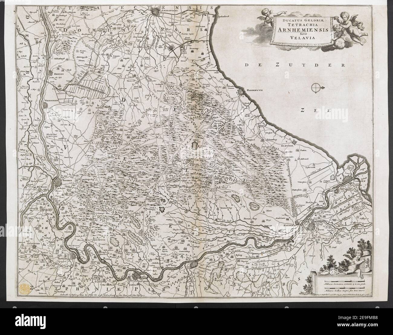 DUCATUS GELDRI√Ü | TETRACHIA | ARNHEMIENSIS | SIVE | VELAVIA. Autore WIT, Frederik de 108.41. Luogo di pubblicazione: [Amsterdam] Editore: Gedruckt t t Amster Dam di F. de WIT in de Kalverstraet op den Dam in der Witte Pascaert, Data di pubblicazione: [1680 c.] Tipo articolo: 1 mappa su 2 fogli mezzo: Incisione su copperplate dimensioni: 35.5 x 46.8 cm ex proprietario: George III, Re di Gran Bretagna, 1738-1820 Foto Stock