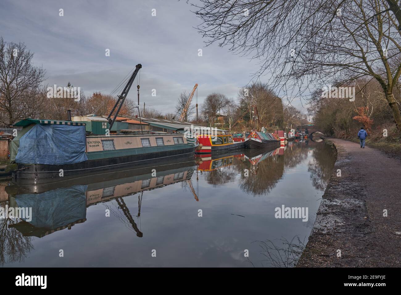 Canale Rochdale vicino a un centro di riparazione barche Foto Stock