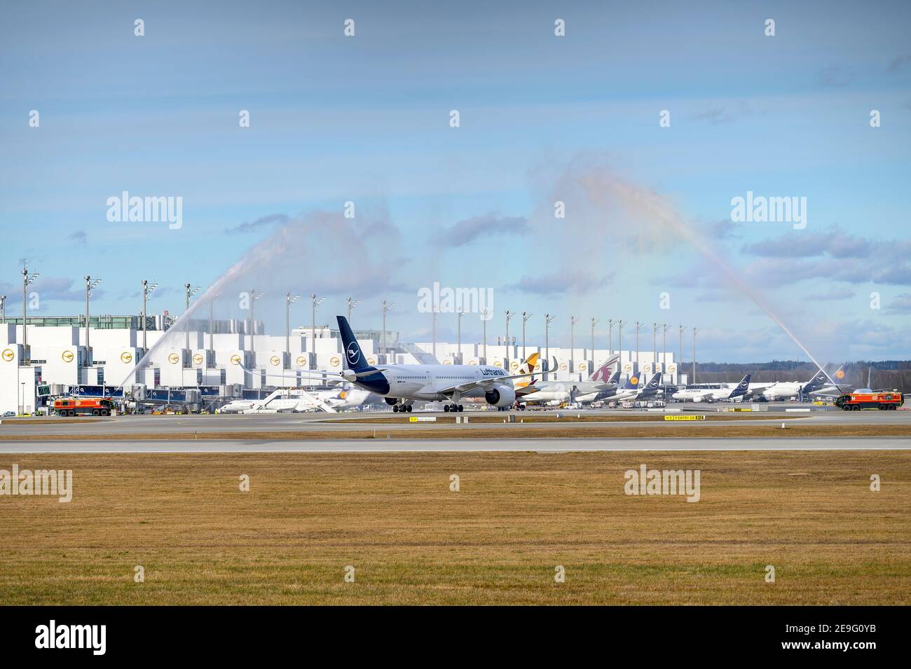 Monaco, Germania - Febbraio 04. 2021 : volo speciale Lufthansa LH2575 da Mount Pleasant sulle Isole Falkland MPN atterra all'aeroporto MUC di Monaco Foto Stock