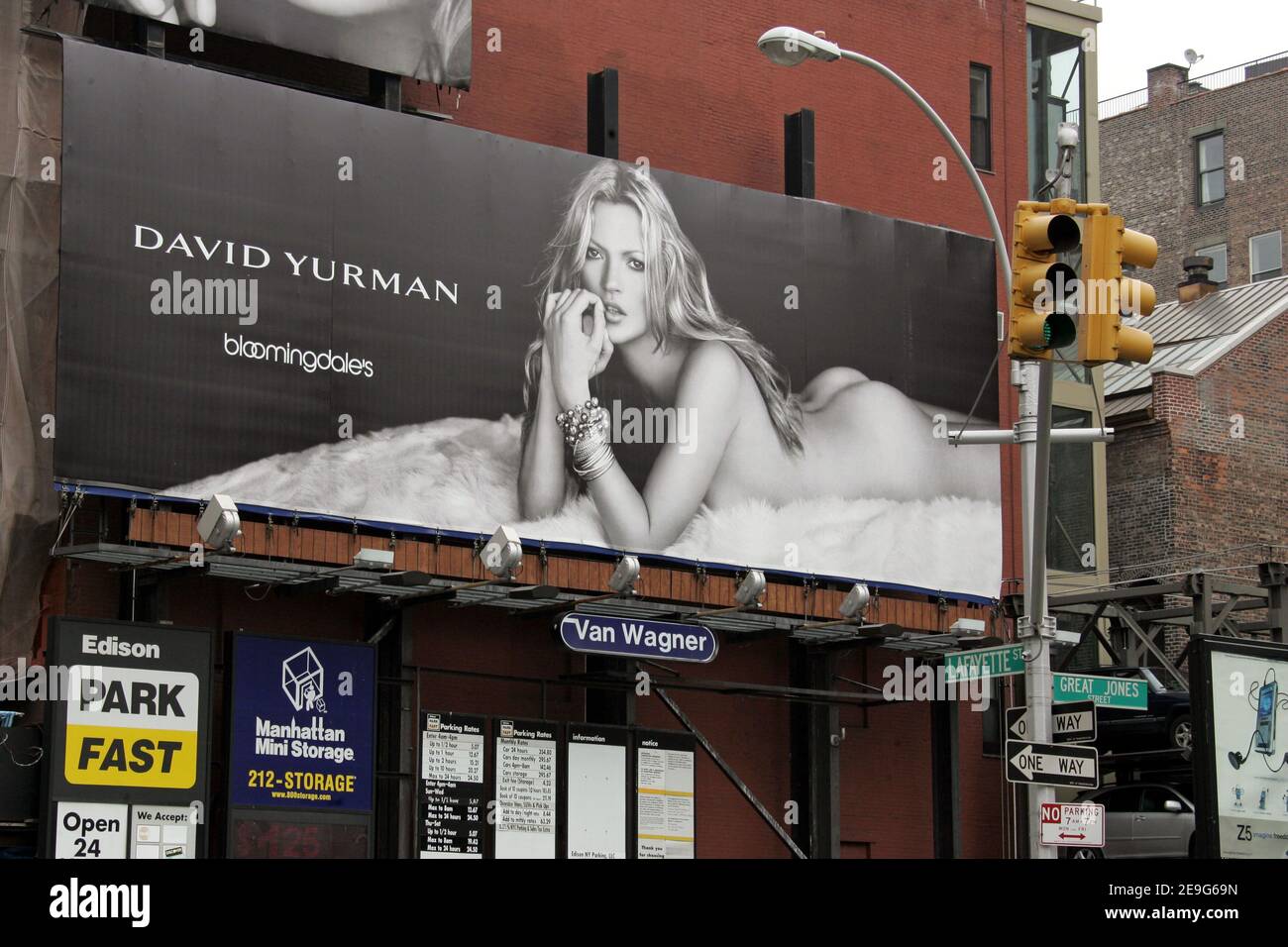 "British Model Kate Moss è presente nel cartellone pubblicitario 'David Yurman' a Soho, New York, NY il 19 settembre 2006. Foto di Cau-Guerin/ABACAPRESS.COM' Foto Stock