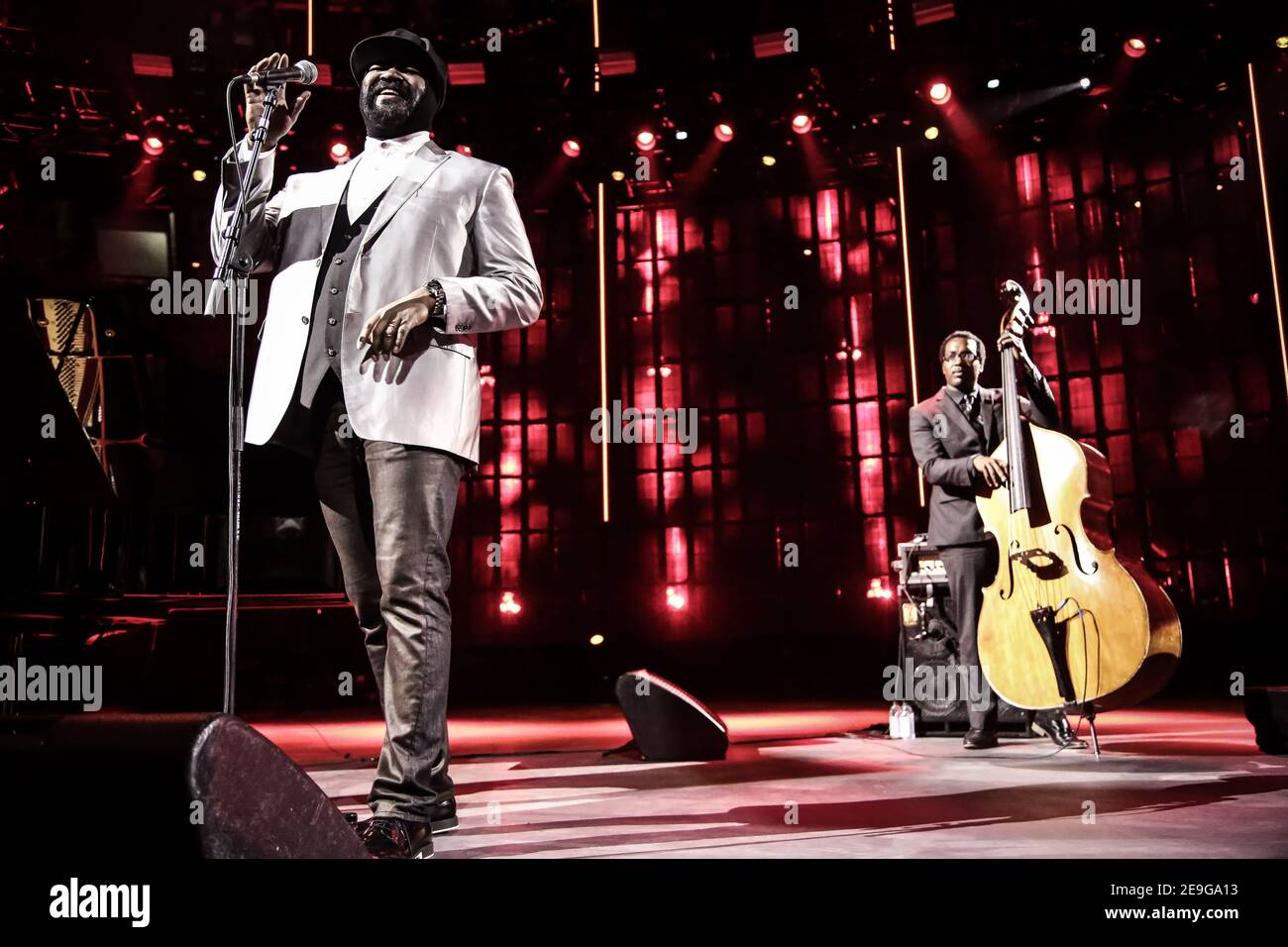 Gregory Porter vive sul palco alla Roundhouse di Londra Come parte dell'iTunes Festival 2014 a Londra Foto Stock