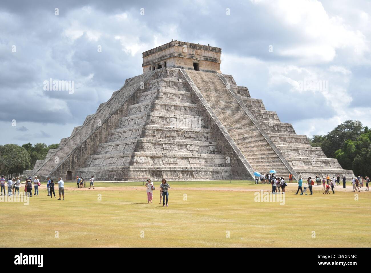 La piramide di Kukulkan, la principale piramide maya a Chichen Itza, Yucatan, Mexic Foto Stock