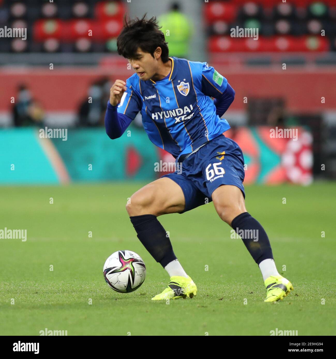 DOHA, QATAR - 04 FEBBRAIO: Seol giovane-woo di Ulsan Hyundai durante Tigres UANL contro Ulsan Hyundai FC il 4 febbraio 2021 a Doha, Qatar. (Foto di Colin McPhedran/MB Media) Foto Stock