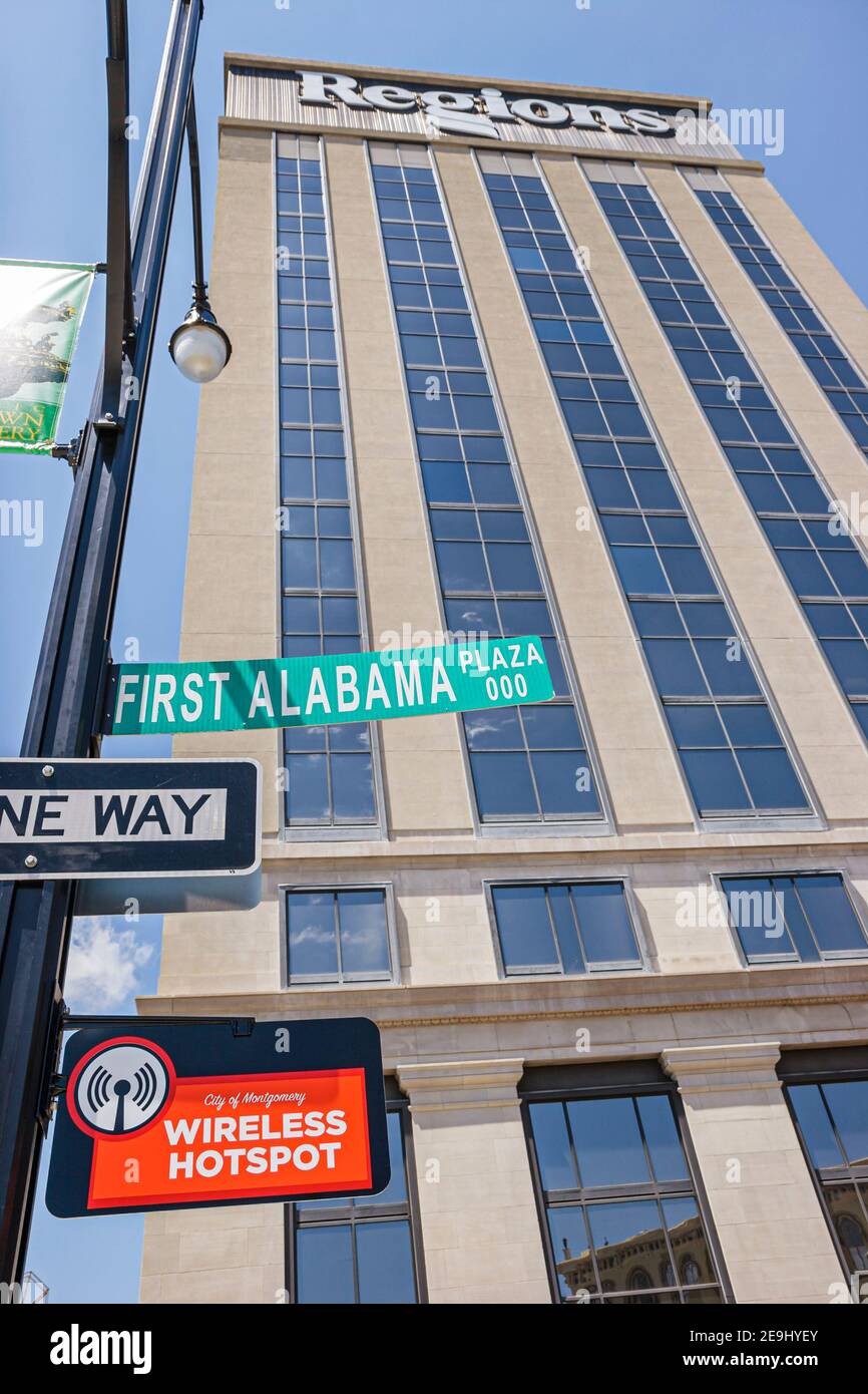 Alabama Montgomery Court Square wireless hotspot sign Office building,Regions Bank, Foto Stock