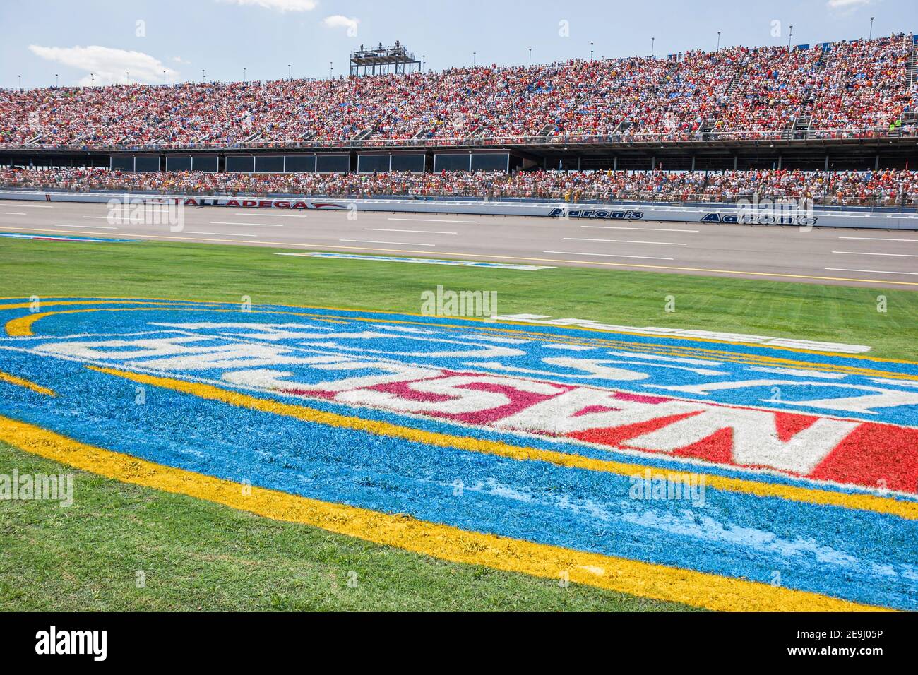 Alabama Talladega Superspeedway Aaron's 499 NASCAR Nextel Cup Series, corse di stock car appassionati di tribuna, Foto Stock