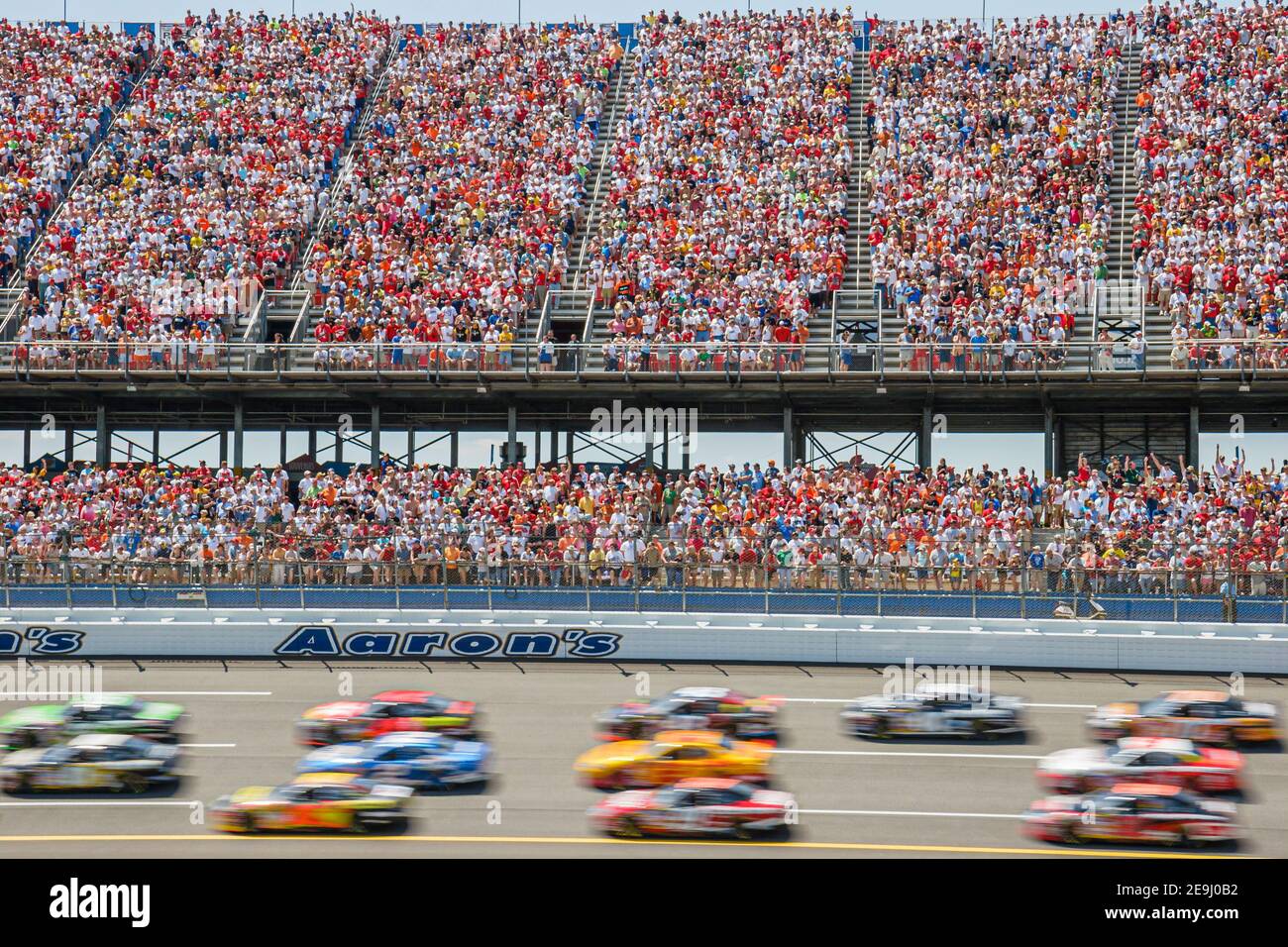 Alabama Talladega Superspeedway Aaron's 499 NASCAR Nextel Cup Series, auto d'epoca corse appassionati, pista da nonni, Foto Stock