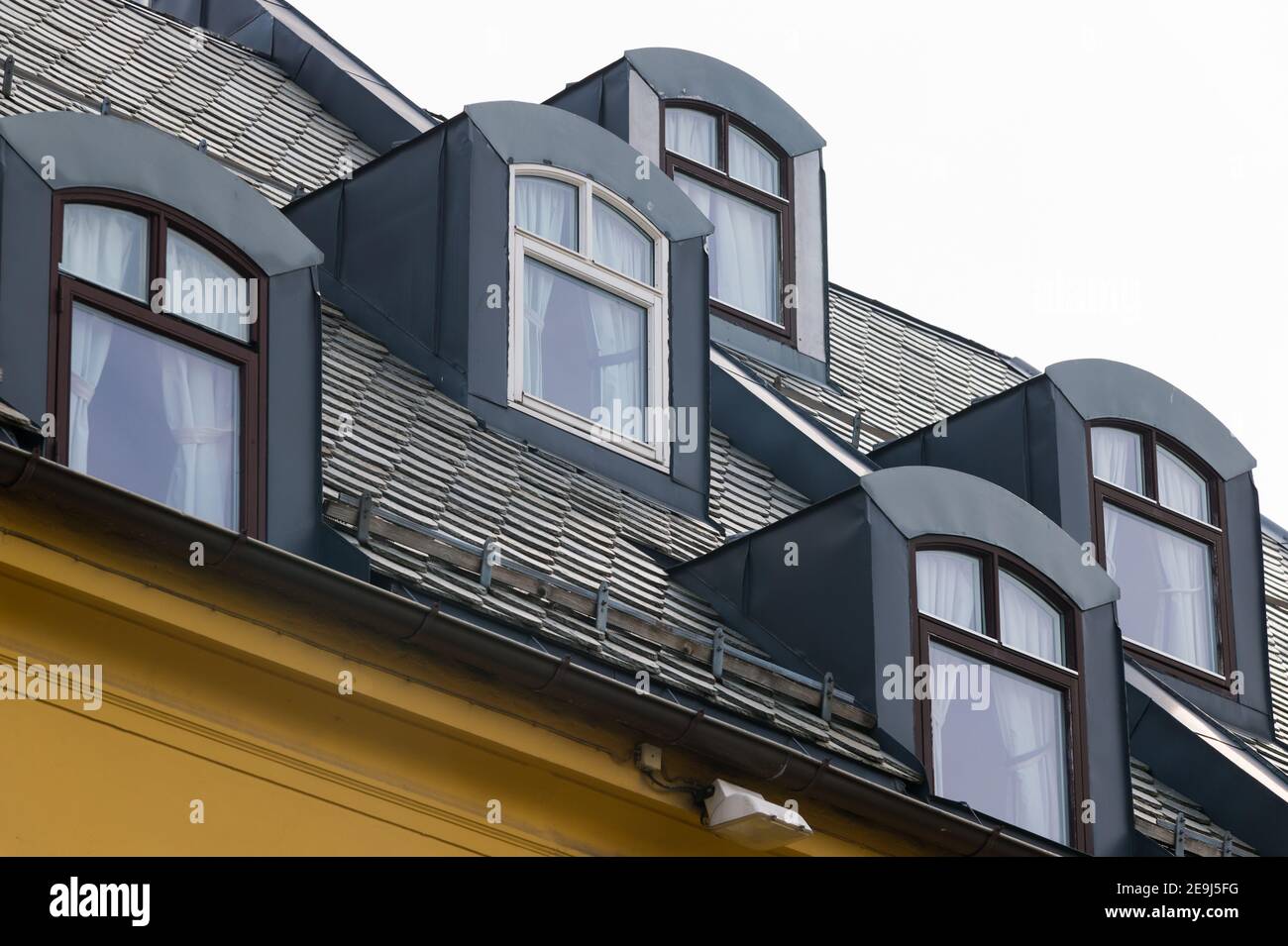 Dettaglio finestra su un edificio ad Apotekergata, Ålesund, Norvegia. Foto Stock