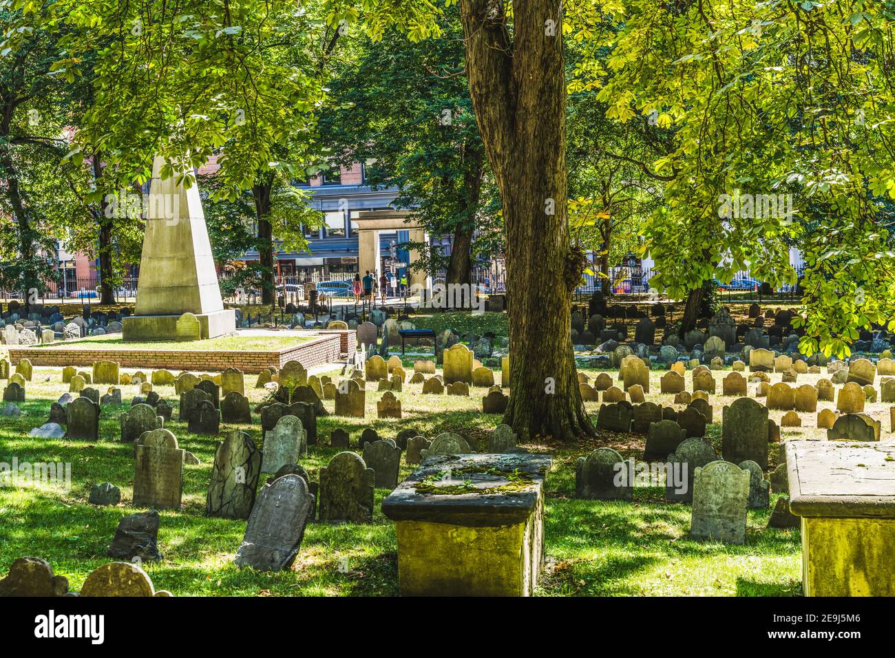 Granary Burying Ground Boston Massachusetts. Vecchio cimitero del 1660 dove sono sepolti gli eroi della Rivoluzione americana, tra cui Paul Revere, Sam Adams e John Foto Stock