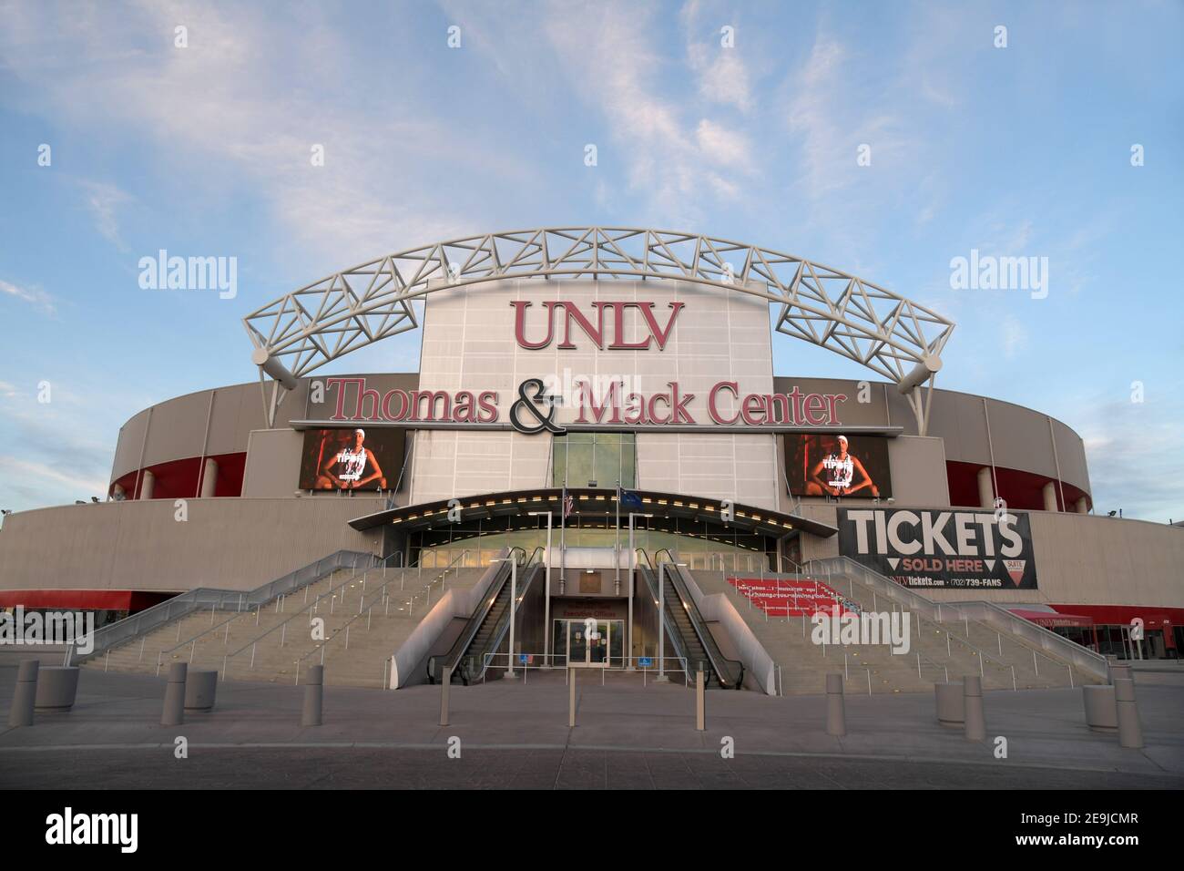 Una visione generale del Thomas & Mack Centeron il campus dell'Università del Nevada Las Vegas, Mercoledì, 3 febbraio 2021, a Las Vegas. L'arena è l'ho Foto Stock