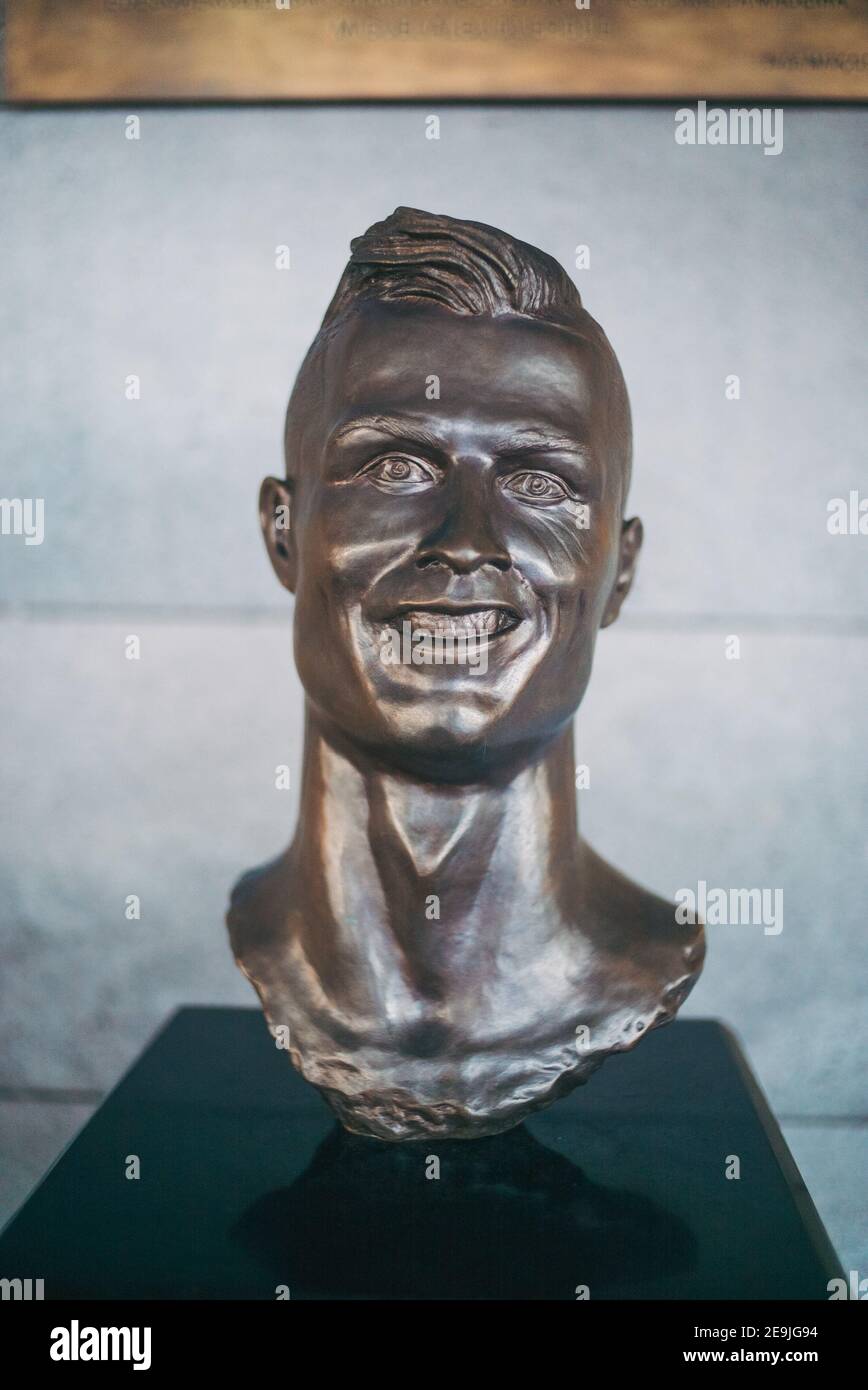 Il famigerato busto del calciatore Cristiano Ronaldo, che divenne virale nel 2017 e fu beffato a livello globale Foto Stock
