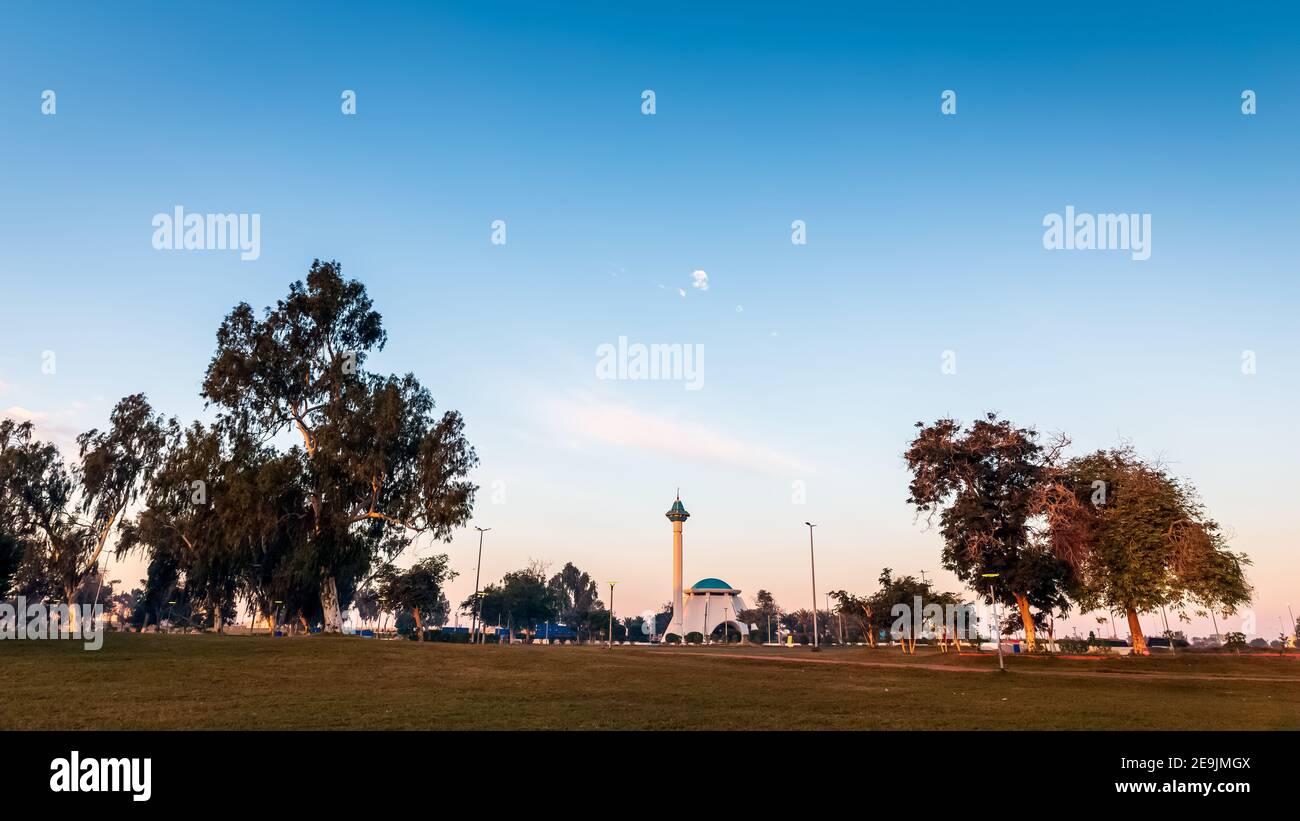 Parco King Fahad in Arabia Saudita Dammam con vista sullo sfondo dell'alba del mattino. Foto Stock