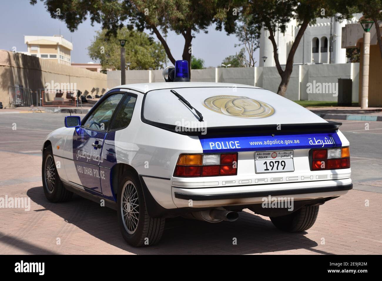 Mostra classica di auto della polizia di Abu Dhabi a al Ain City Foto Stock