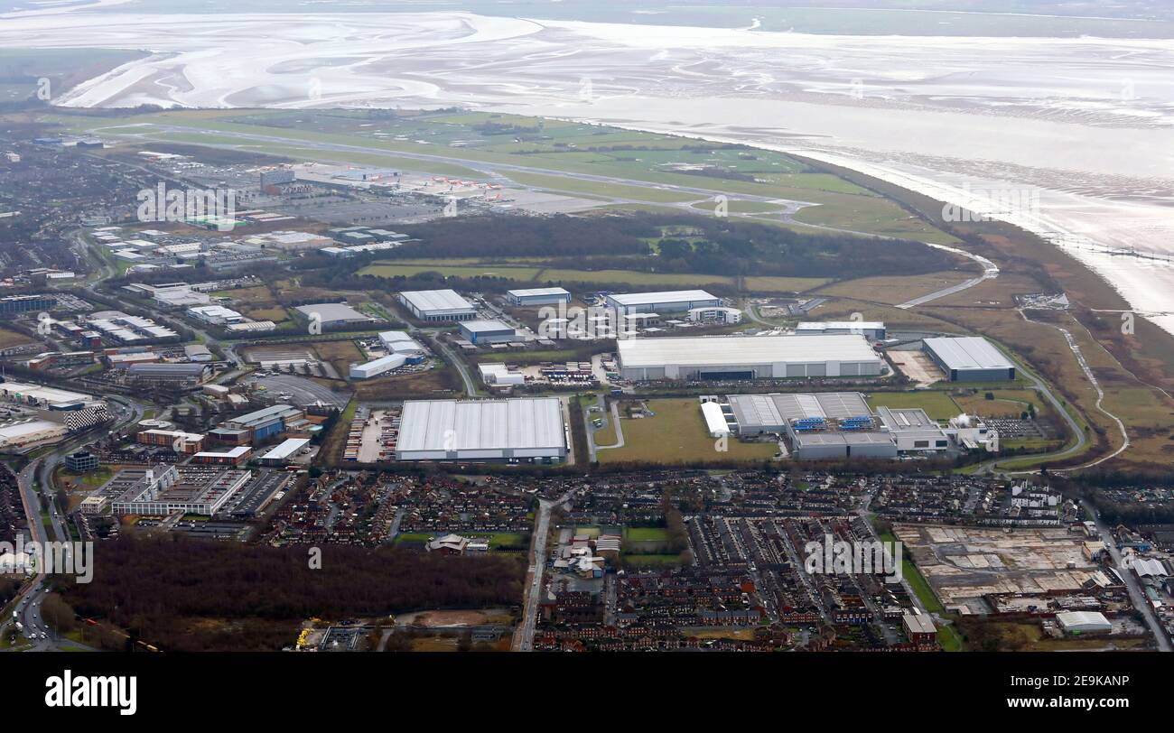 Vista aerea dell'Estuary Commerce Park, del Liverpool International Business Park con l'Aeroporto John Lennon sullo sfondo Foto Stock