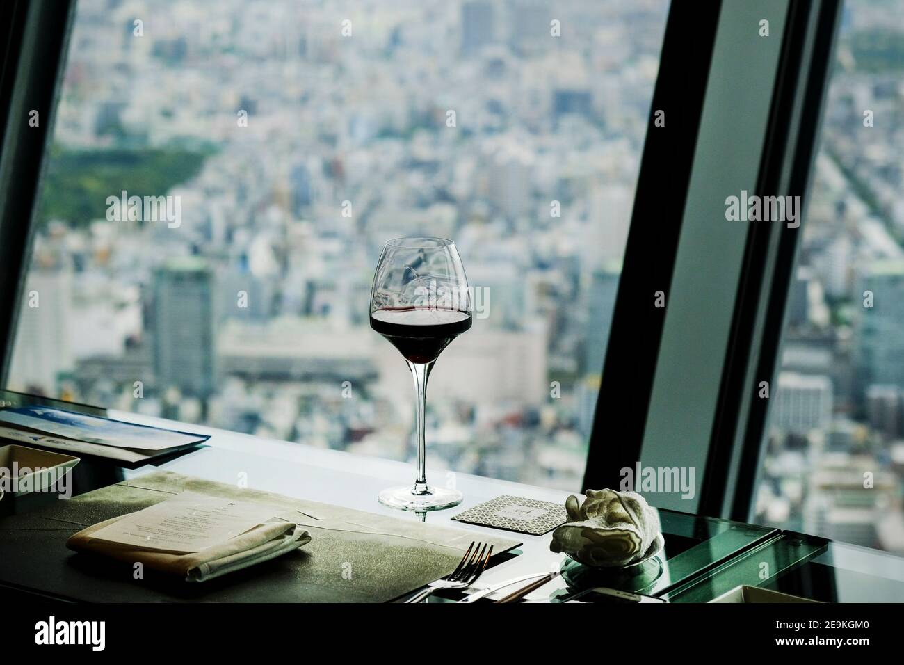 Il paesaggio urbano di Tokyo dal club di lusso nel centro della città. Foto Stock