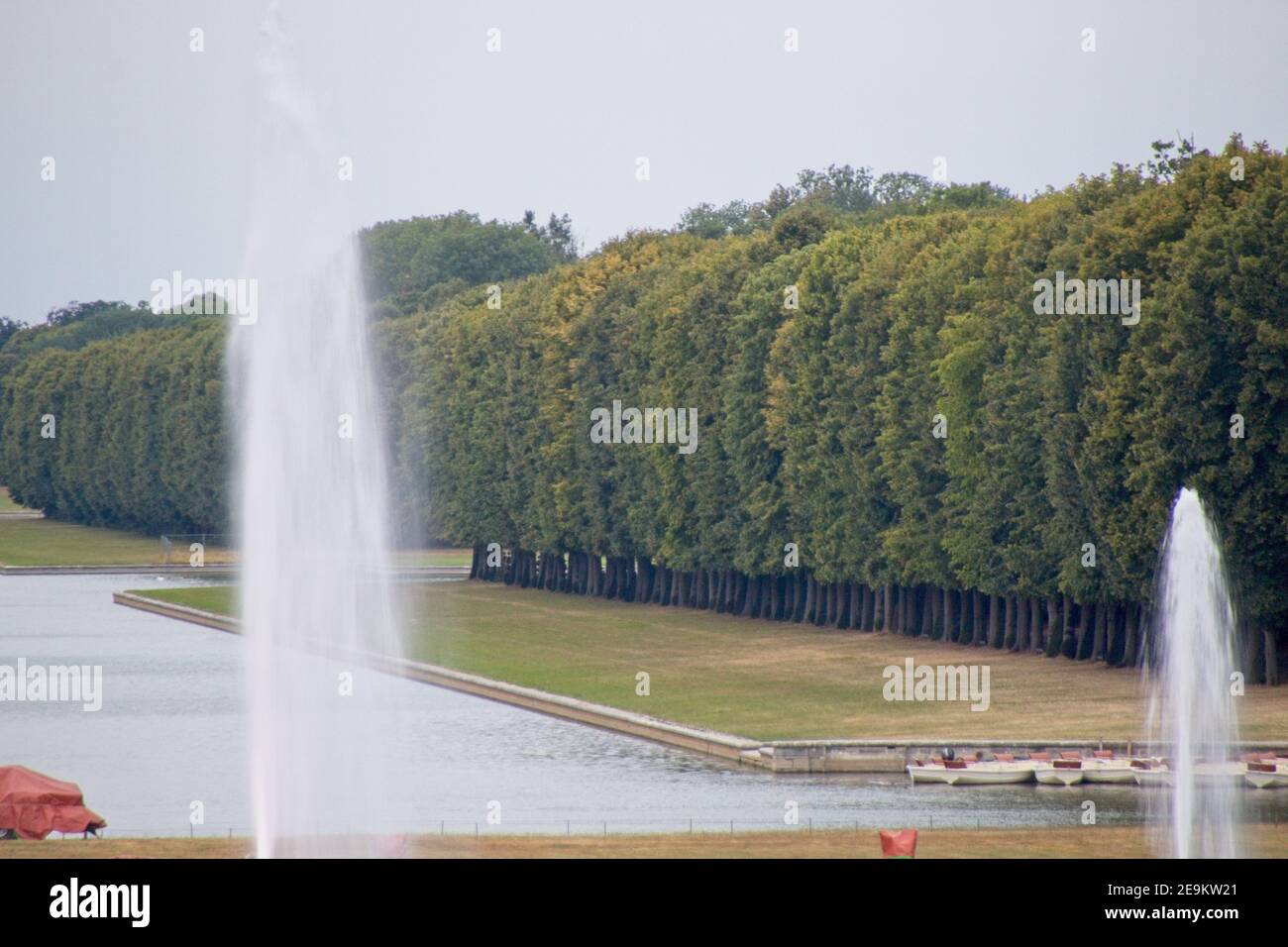 Fontana nel giardino Foto Stock