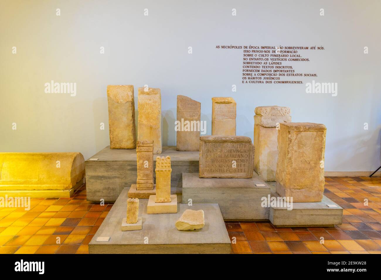 COIMBRA, PORTOGALLO, 21 MAGGIO 2019: Interno di un museo all'interno del sito romano di Conimbriga in Portogallo Foto Stock