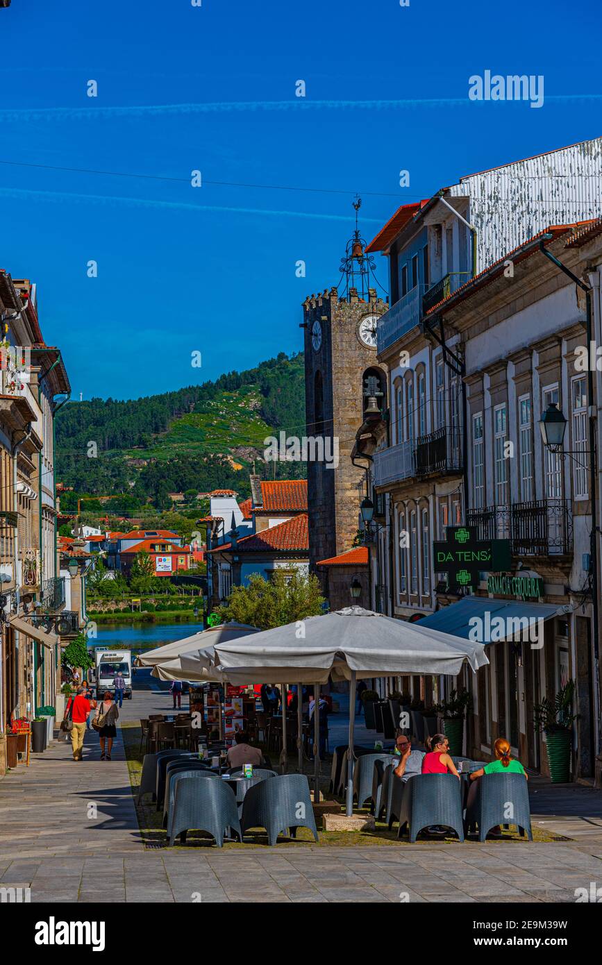 PONTE DE Lima, PORTOGALLO, 24 MAGGIO 2019: Vista di una strada pedonale nel centro di Ponte de Lima in Portogallo Foto Stock