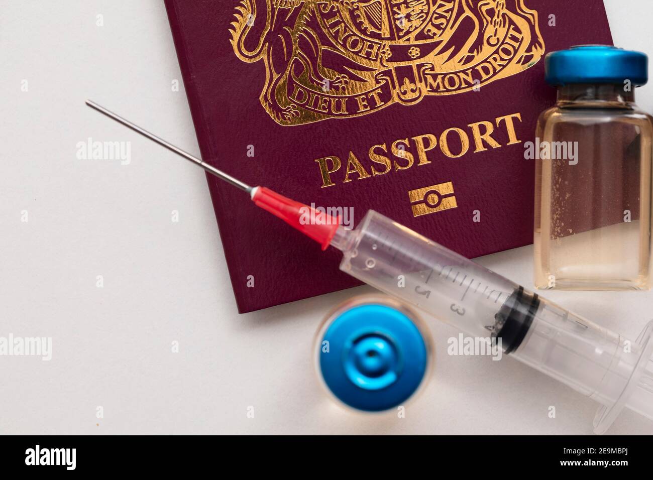 Concetto di passaporto di viaggio per il vaccino del coronavirus nel Regno Unito Foto Stock