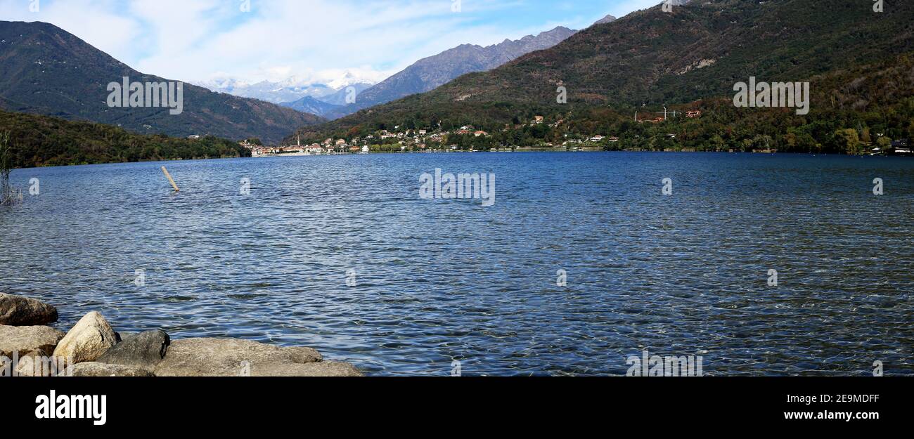 Foto panoramica del Lago di Mergozzo in Italia Foto Stock