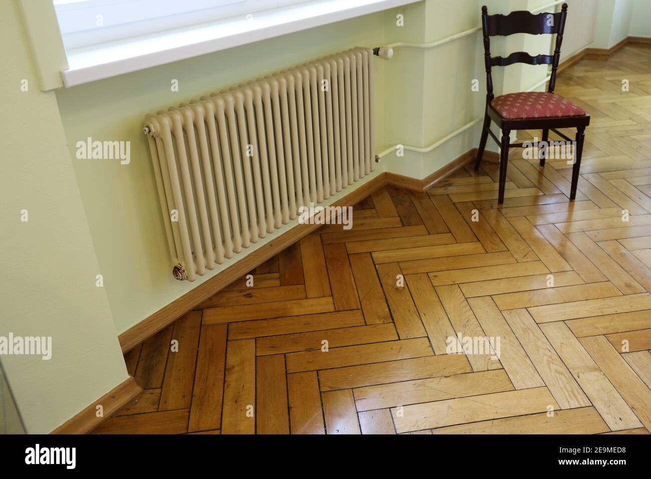 Pavimento in parquet herringbone Foto Stock