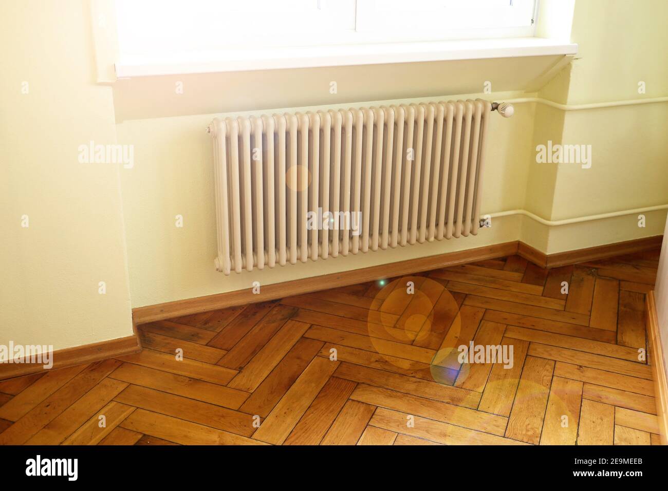 Pavimento in parquet herringbone Foto Stock
