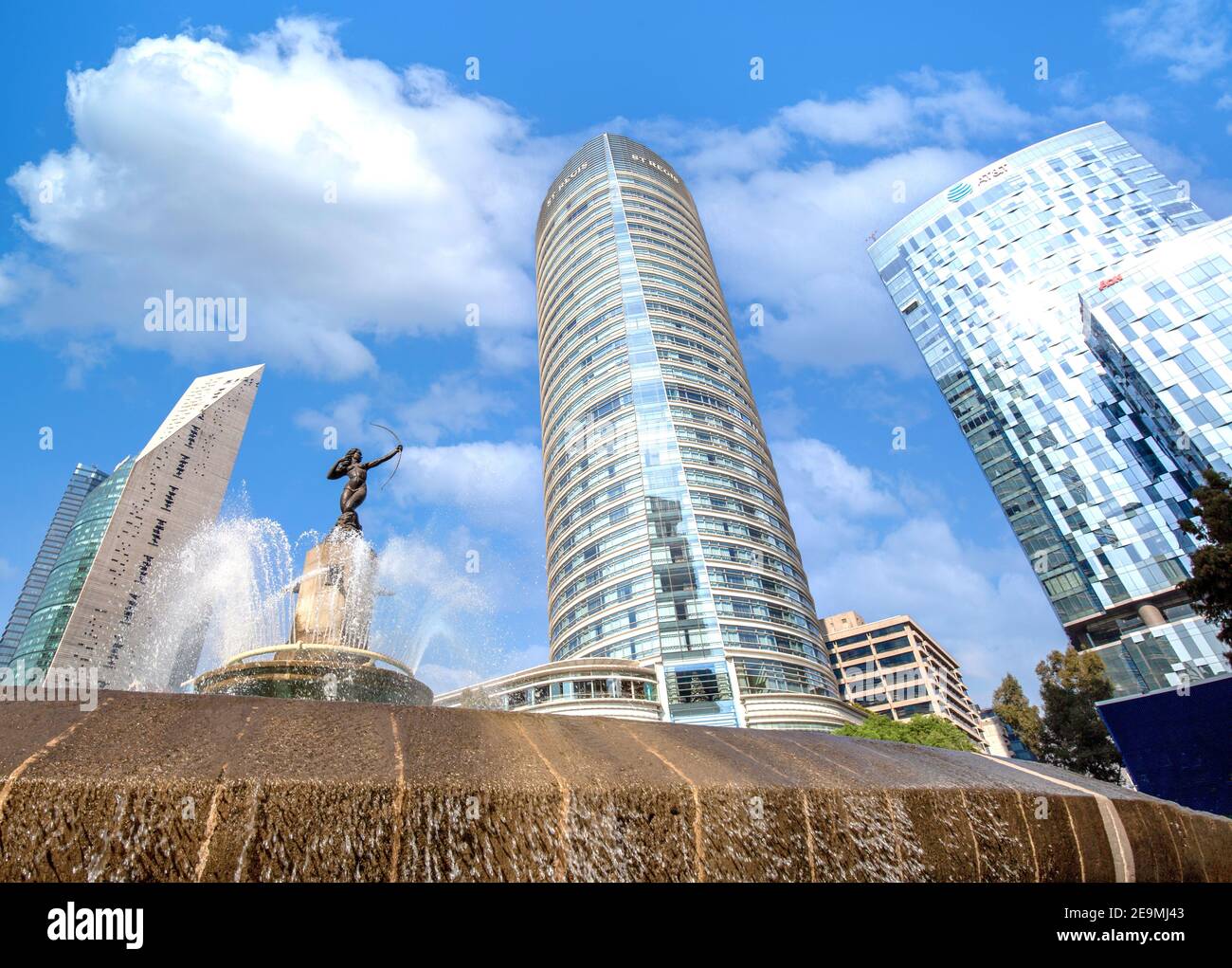 Città del Messico, Messico-5 settembre, 2020: Diana la Fontana della Cacciatrice, Fuente de la Diana Cazadora, situato alla rotatoria di Paseo de la Reforma. Foto Stock