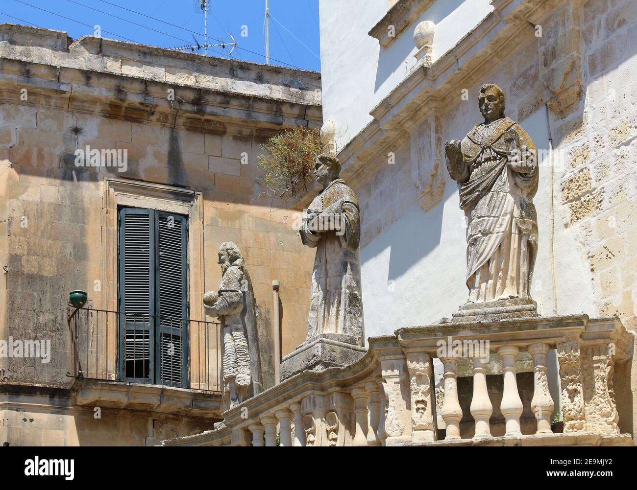 Cattedrale di Lecce statue di san in Italia. Architettura barocca italiana. Foto Stock