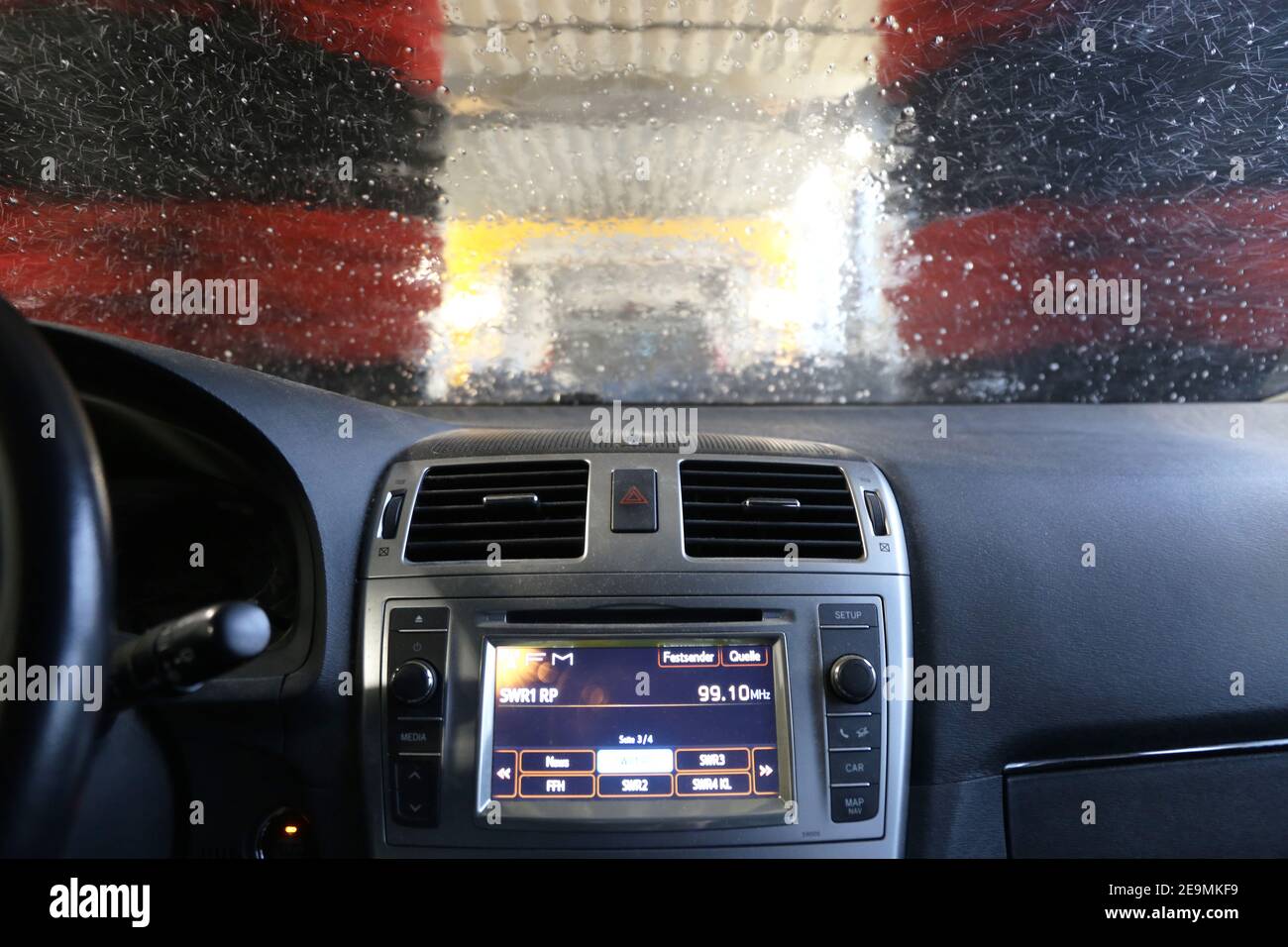 Autolavaggio (Mutterstadt, Germania, 14 gennaio 2021) Foto Stock