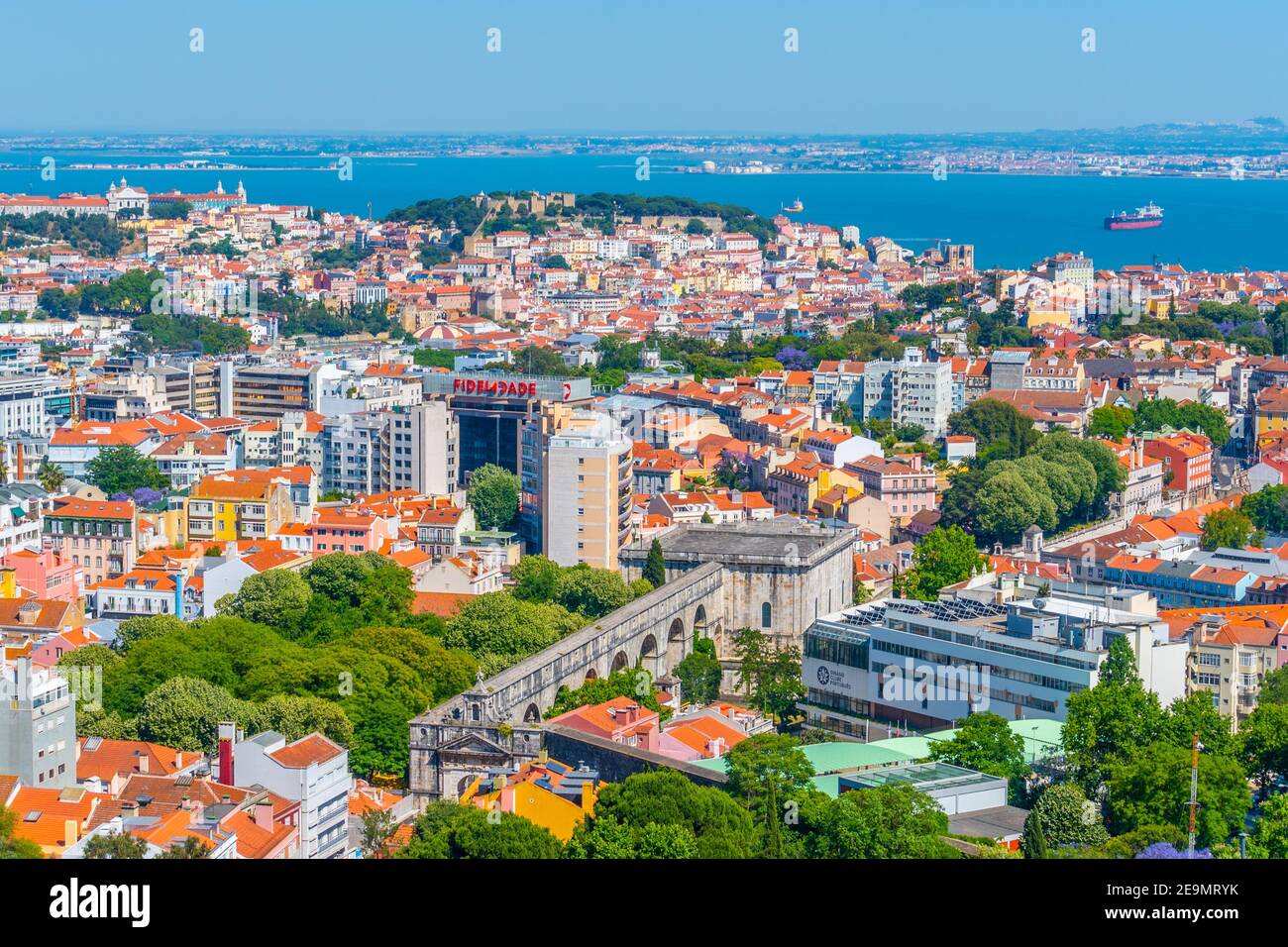 LISBONA, PORTOGALLO, 1 GIUGNO 2019: Vista aerea di Lisbona dal punto di vista di Amoreiras, Portogallo Foto Stock