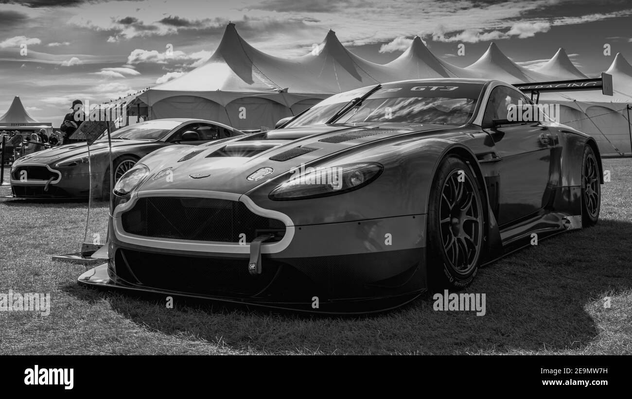 Aston Martin Vantage GT3 Racing Car in mostra al Concours d’Elegance si è tenuto a Blenheim Palace il 26 settembre 2020 Foto Stock