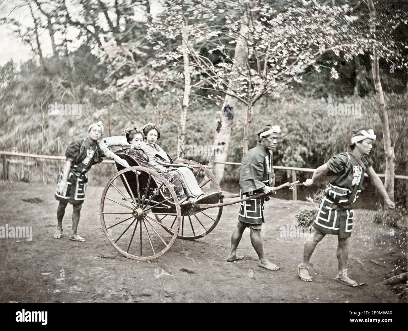 Foto del tardo 19 ° secolo - Ragazze in risciò, Giappone Foto Stock