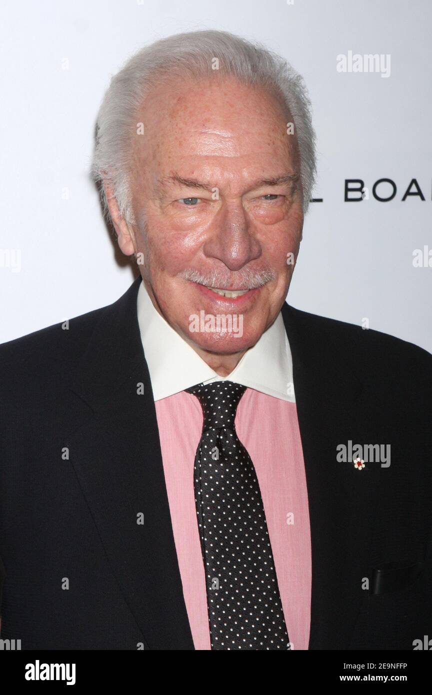 **FILE FOTO** Christopher Plummer è scomparso. Christopher Plummer partecipa al National Board of Review of Motion Pictures Annual Awards Gala a Cipriani 42nd Street a New York City il 10 gennaio 2012. Foto: Henry McGee/MediaPunch Foto Stock