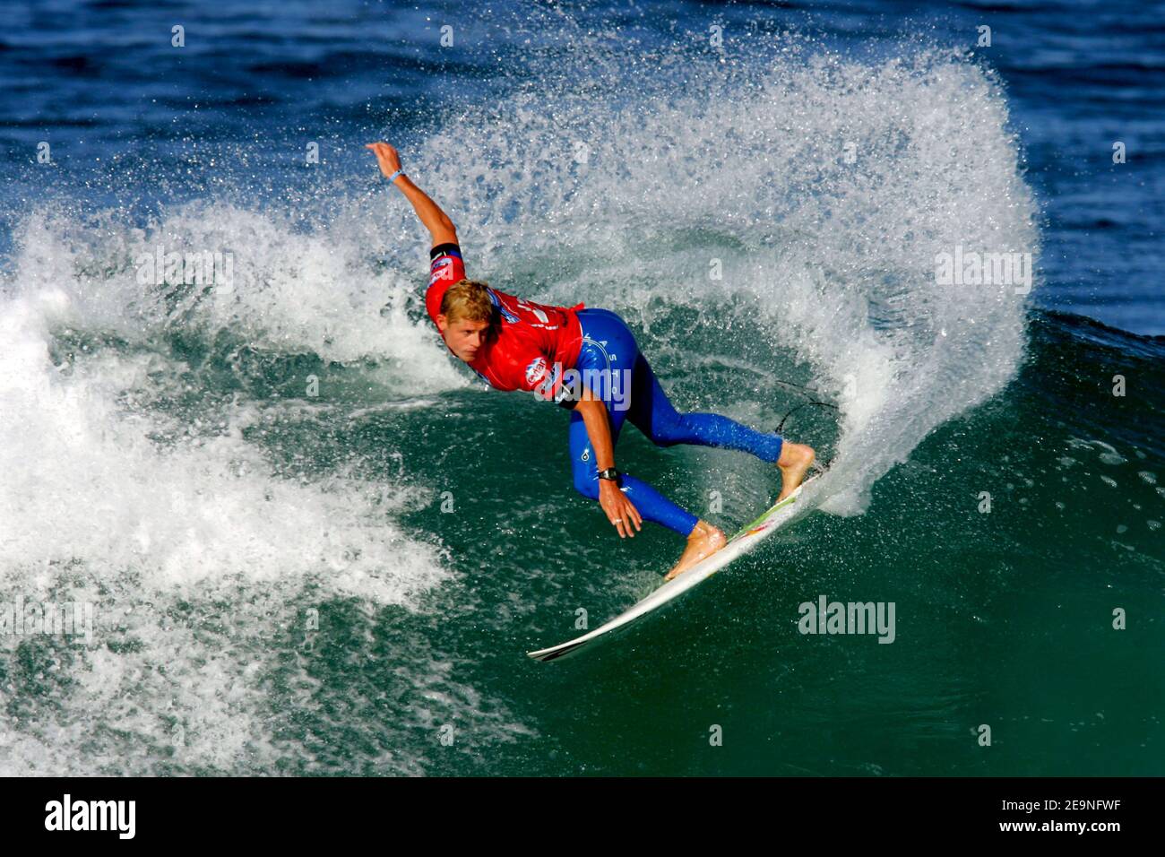 L'Australia Mick Fanning surfs durante il Quiksilver Pro France, che fa parte dell'ASP Men's World Champion Tour of Surfing a Hossegor, sulla costa sud-occidentale della Francia, il 29 settembre 2006. Foto di Manuel Blondau/Cameleon/ABACAPRESS.COM Foto Stock