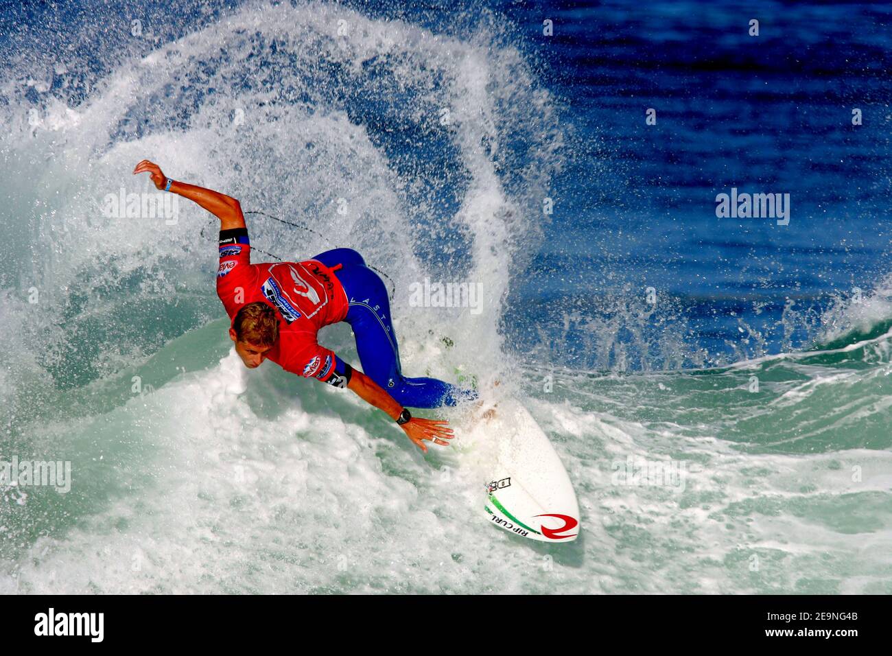 L'Australia Mick Fanning surfs durante il Quiksilver Pro France, che fa parte dell'ASP Men's World Champion Tour of Surfing a Hossegor, sulla costa sud-occidentale della Francia, il 29 settembre 2006. Foto di Manuel Blondau/Cameleon/ABACAPRESS.COM Foto Stock