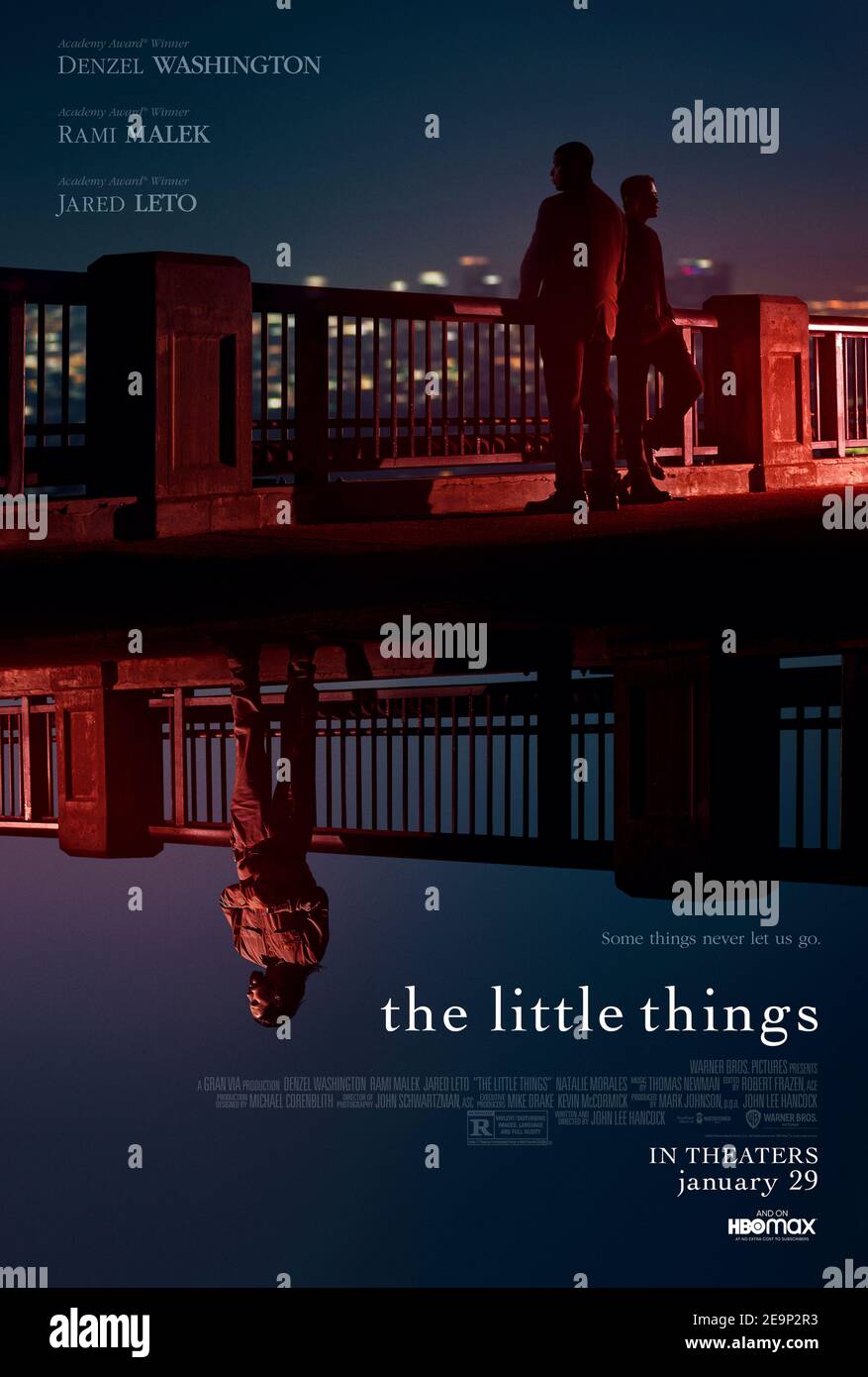 The Little Things (2021) diretto da John Lee Hancock e interpretato da Denzel Washington, rami Malek e Jared Leto. Un sostituto sceriffo viene trascinato in un'indagine in un serial killer. Foto Stock