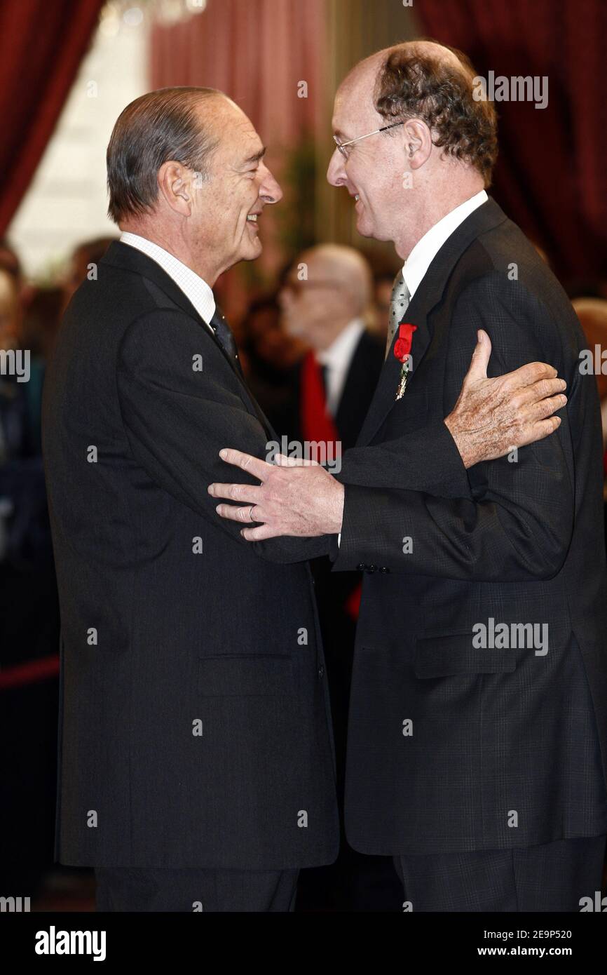 Yves de Gaulle ha ricevuto la medaglia 'Legion d'Honneur' durante una cerimonia al Palazzo Elysee a Parigi, Francia, il 3 novembre 2006. Foto di Thierry Orban/ABACAPRESS.COM Foto Stock