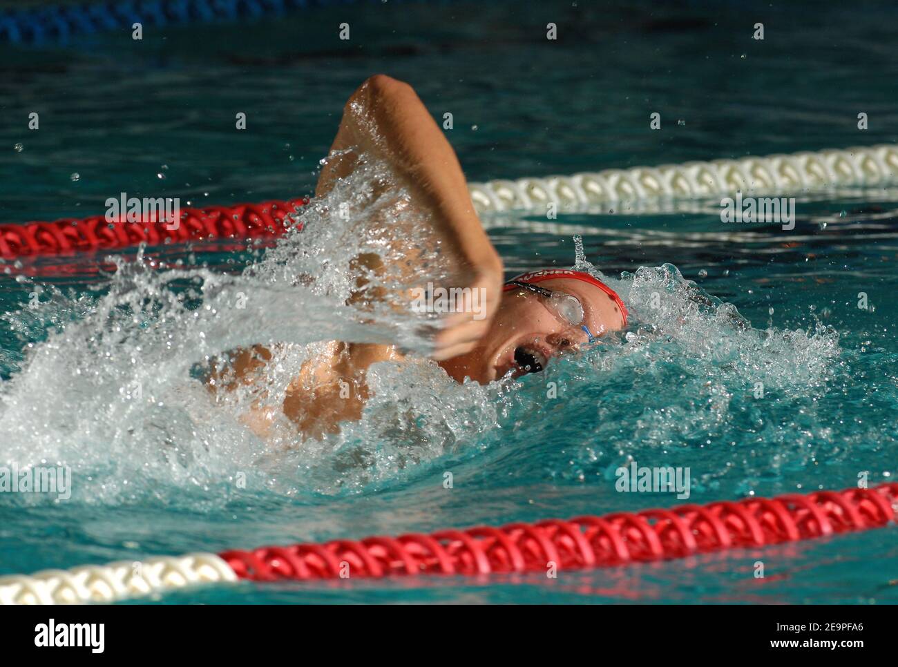 Nicolas Rostoucher in Francia, 1500 m di finale maschile freestyle durante il campionato francese di nuoto breve corso a Istres, Francia meridionale, il 1 dicembre 2006. Foto di Stephane Kempinaire/Cameleon/ABACAPRESS.COM Foto Stock