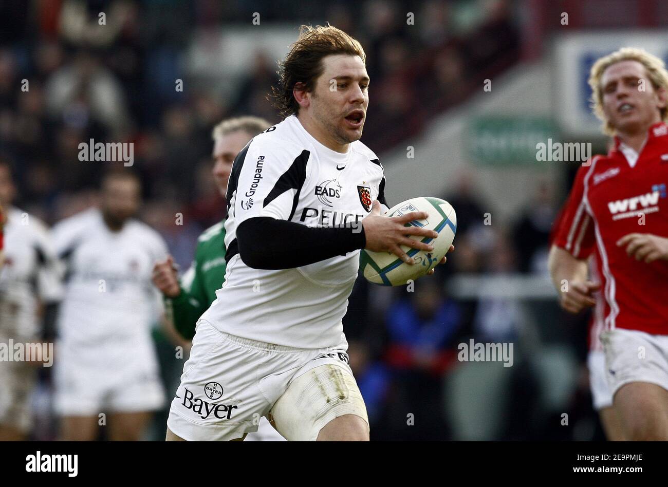 Stade Toulousain's Cedric Heymans durante la partita Heineken Cup, Stade Toulousain vs Llanelli Scarlets a Tolosa, Francia il 16 dicembre 2006. Llanelli Scarlets ha vinto il 41-34. Foto di Christian Liegi/ABACAPRESS.COM Foto Stock