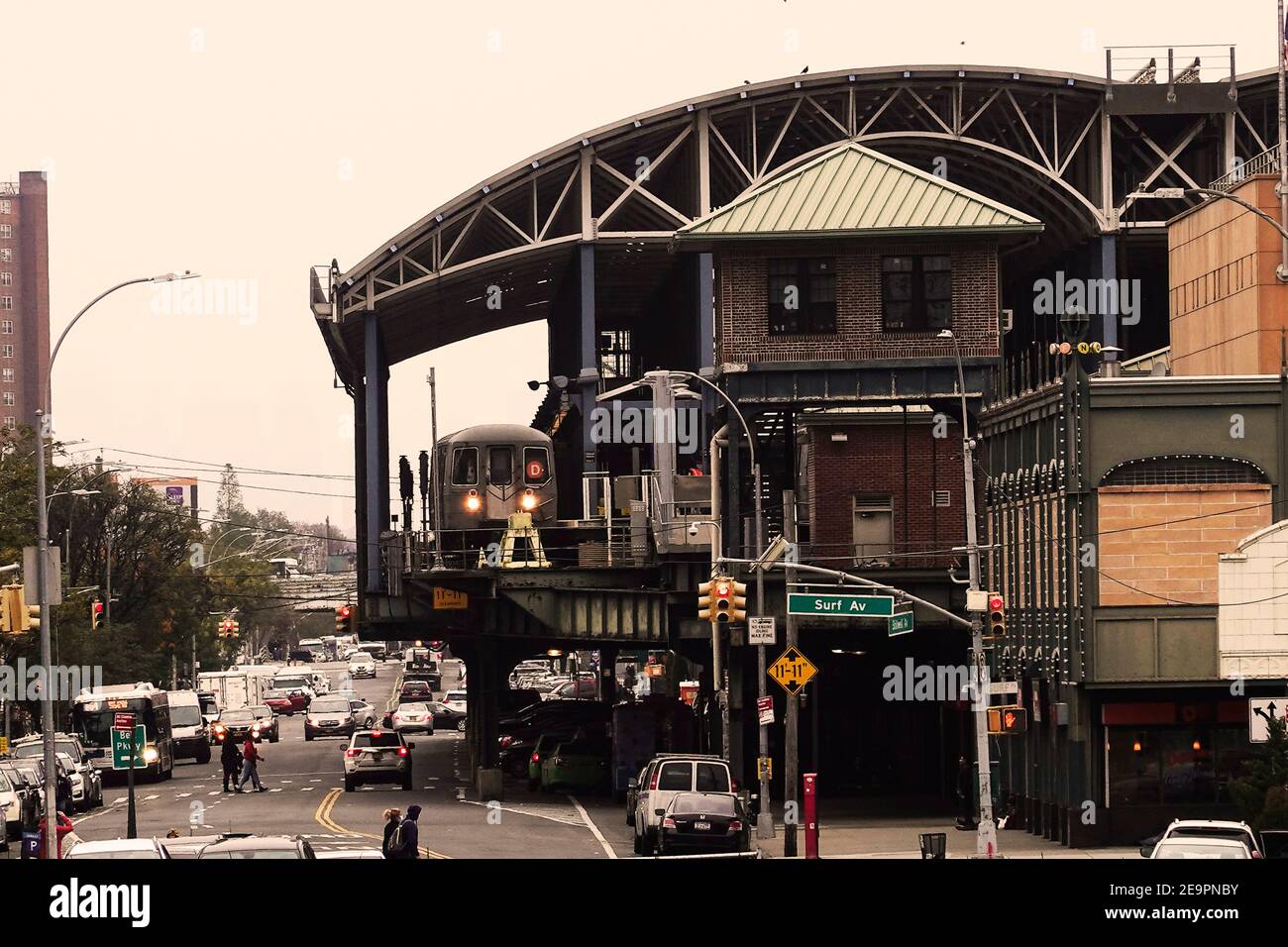 La stazione ferroviaria ferma a Coney Island Brooklyn New York Foto Stock