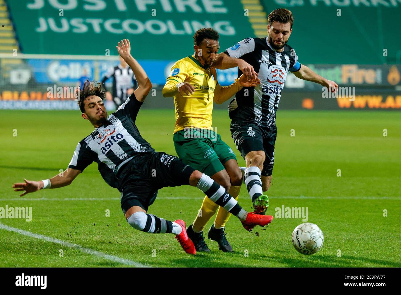 SITTARD, PAESI BASSI - 5 FEBBRAIO: {didascalia} durante la partita olandese Eredivisie tra Fortuna Sittard e Heracles Almelo allo stadio Fortuna Sittard Foto Stock