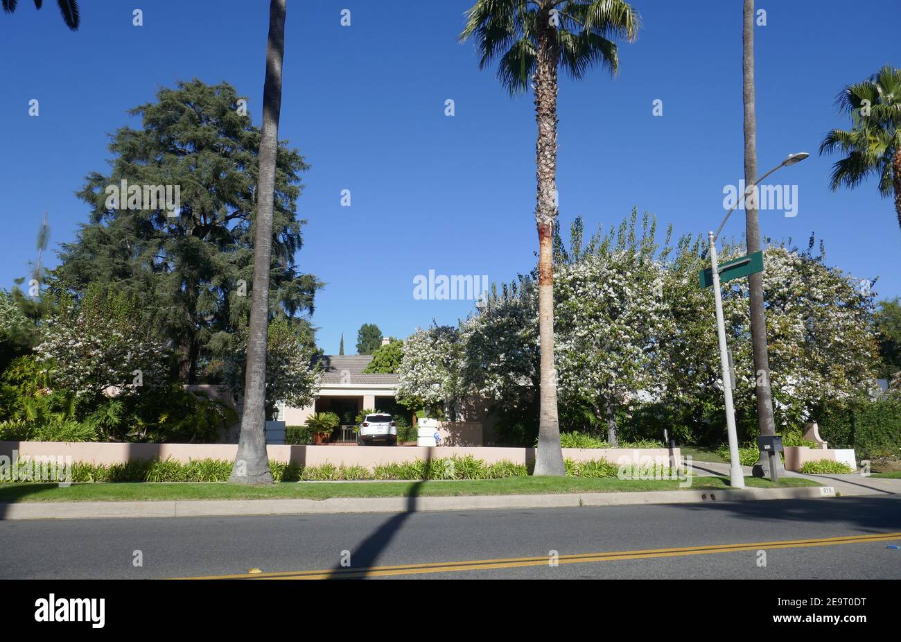 Beverly Hills, California, USA 5 febbraio 2021 UNA visione generale dell'atmosfera di ex casa/residenza di attrice Marion Davies, attrice Ann Miller, studio executive Louis B. Mayer, attore Arthur Cameron al 910 Benedetto Canyon Drive il 5 febbraio 2021 a Beverly Hills, California, USA. Foto di Barry King/Alamy Stock foto Foto Stock