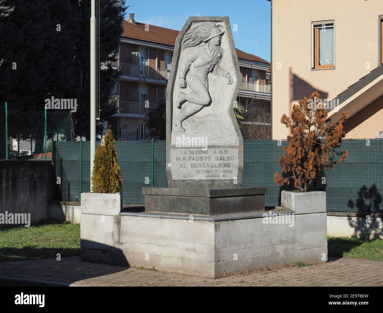 SETTIMO TORINESE, ITALIA - CIRCA GENNAIO 2021: Monumento a Bersagliere Foto Stock