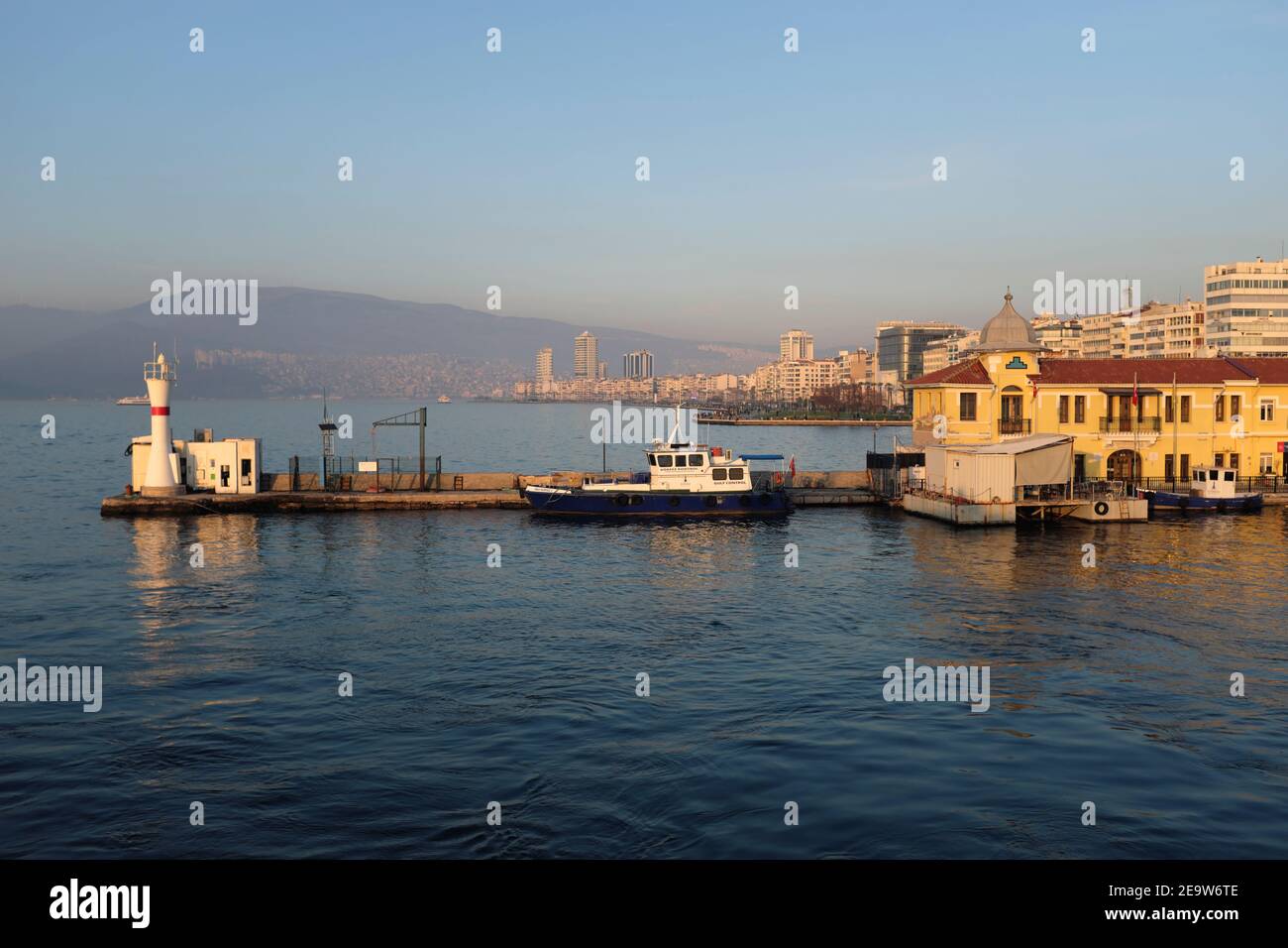 Molo di Pasaport, Konak, Izmir, Turchia Foto Stock