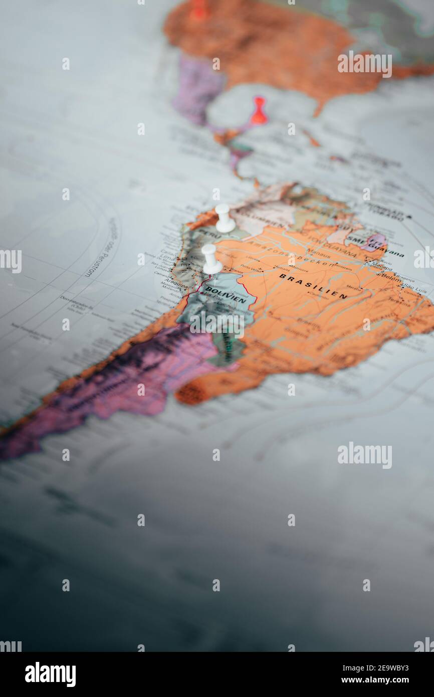Primo piano verticale della mappa del mondo con il Sud America Foto Stock
