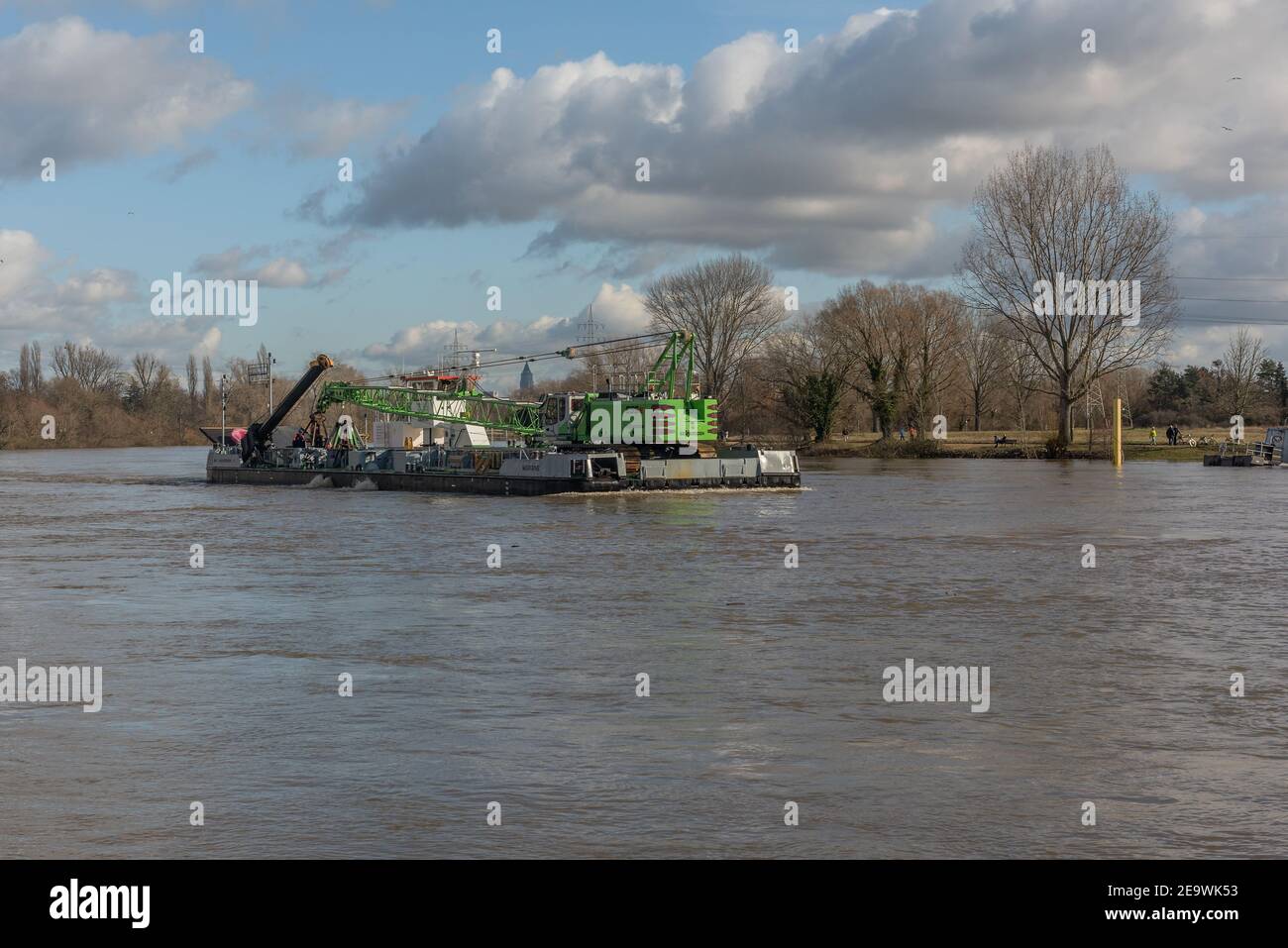 La nave multiuso Muraene sul fiume meno vicino a Francoforte Hoechst, Germania Foto Stock