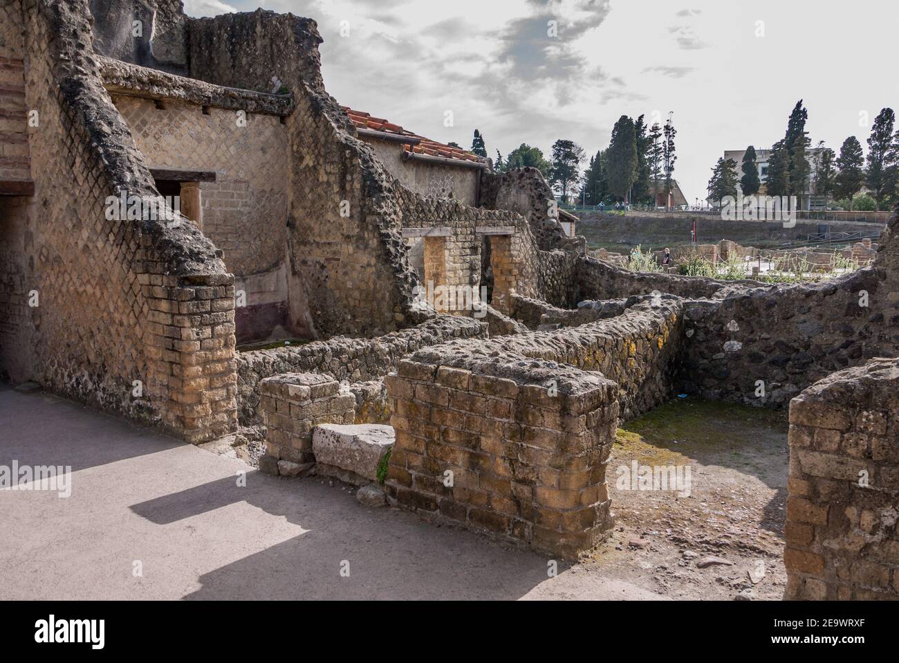 Ercolano rovine, antica città romana di pescatori sepolta dall'eruzione del Vesuvio nel 79 d.C., sepolta sotto cenere vulcanica e conservata quasi intatta. Foto Stock