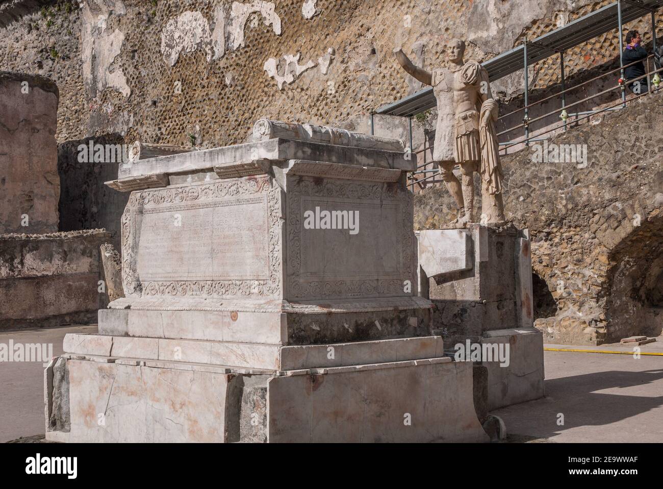 Ercolano rovine, antica città romana di pescatori sepolta dall'eruzione del Vesuvio nel 79 d.C., sepolta sotto cenere vulcanica e conservata quasi intatta. Foto Stock