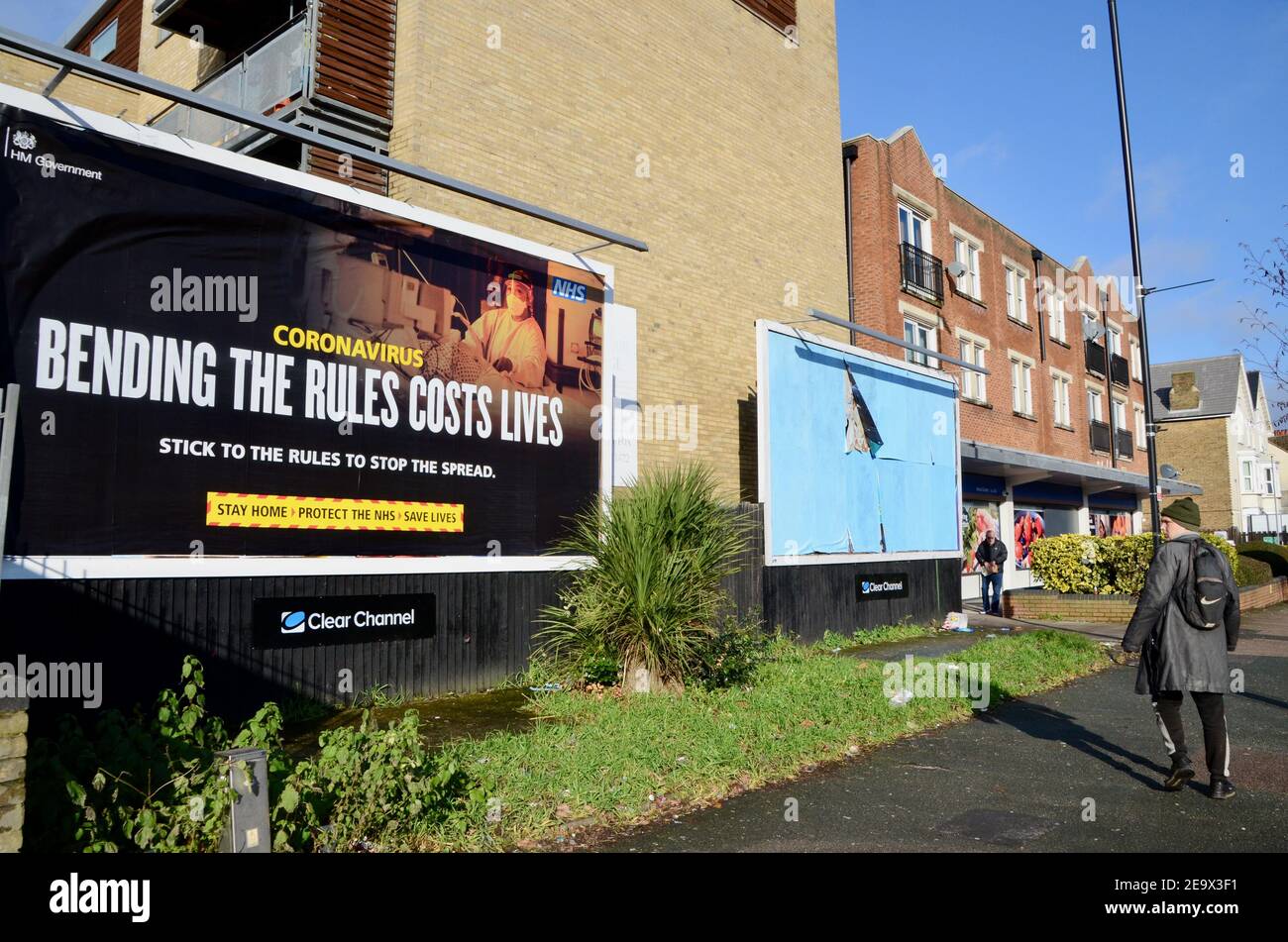 piegare le regole costa vite avvertimento cartellone haringey londra inghilterra REGNO UNITO Foto Stock