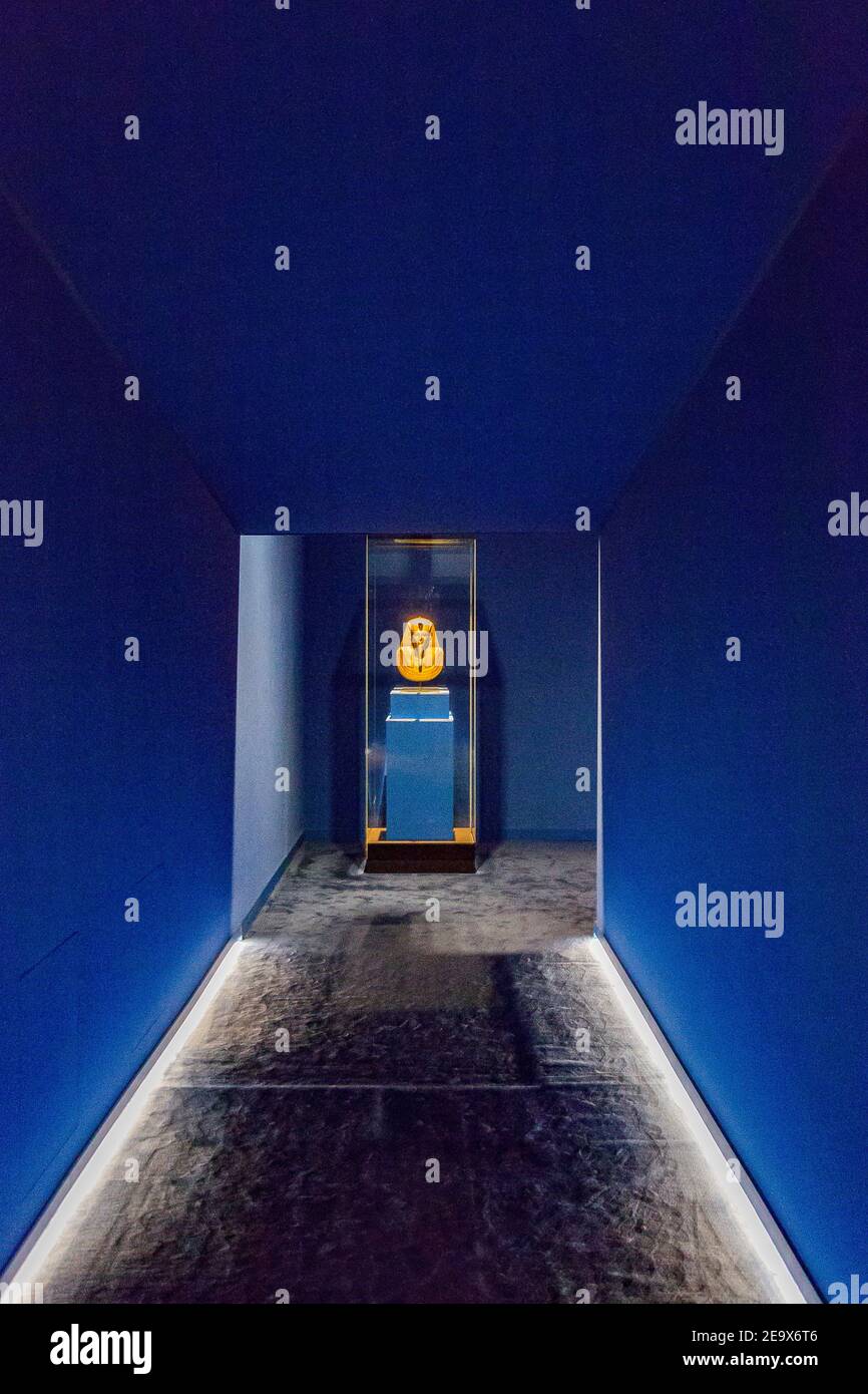 Egitto, Cairo, Museo Egizio, gioielli trovati nella necropoli reale di Tanis, sepoltura del re Psuscennes i: Maschera d'oro. Foto Stock